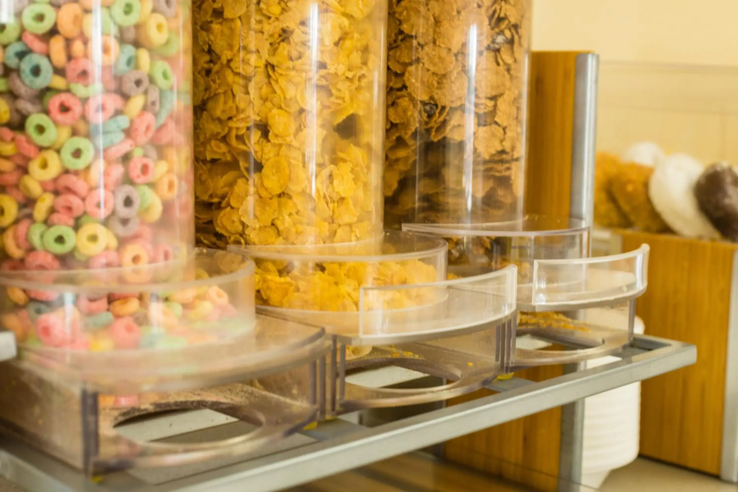 Breakfast in Anaheim Carriage Inn Breakfast in Anaheim Carriage Inn