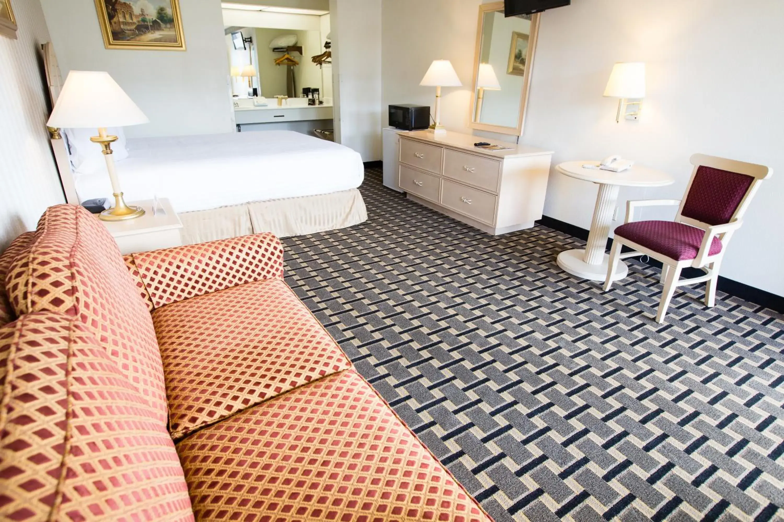 Bed in Anaheim Carriage Inn Bed in Anaheim Carriage Inn