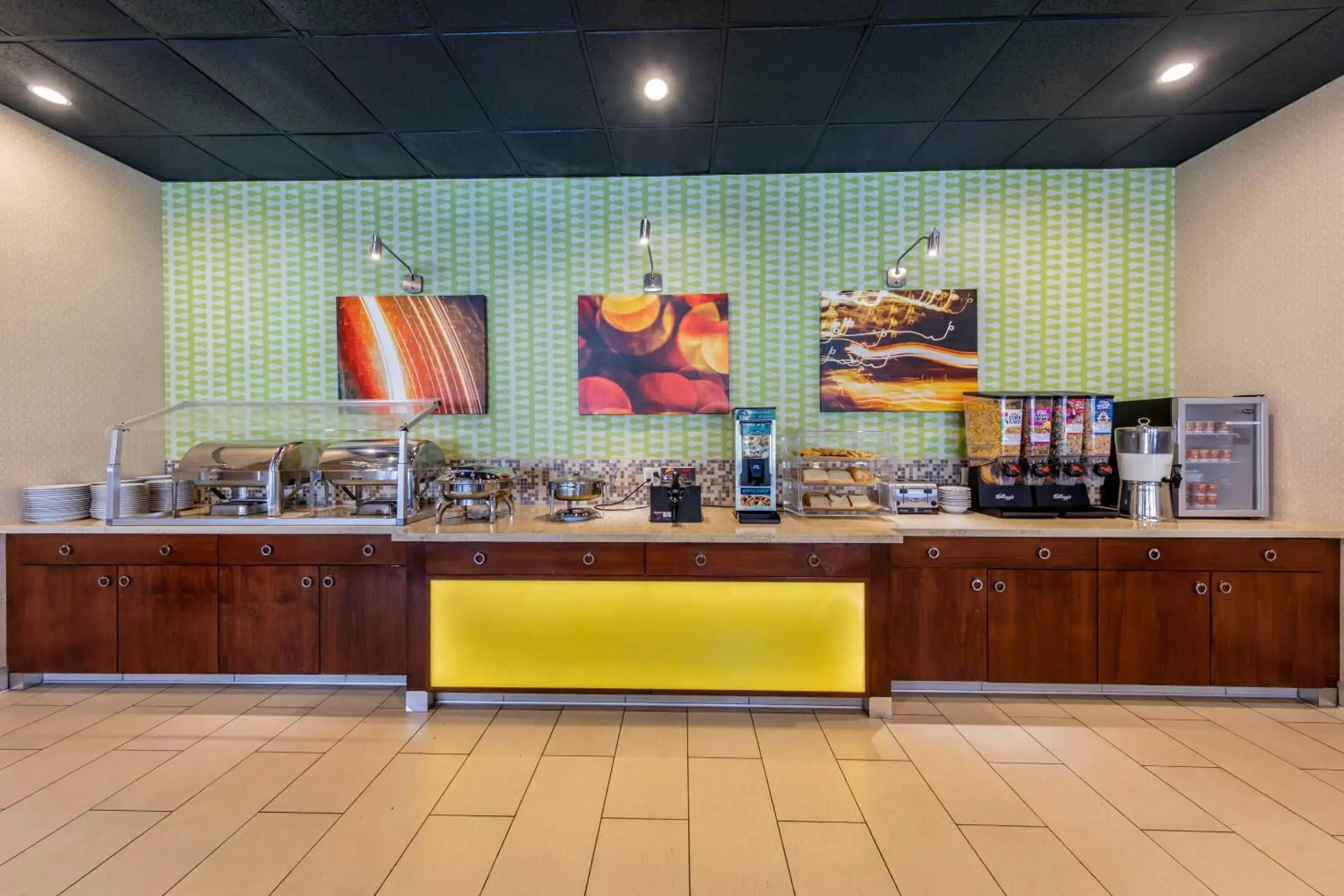 Breakfast in Clarion Hotel Anaheim Resort Breakfast in Clarion Hotel Anaheim Resort