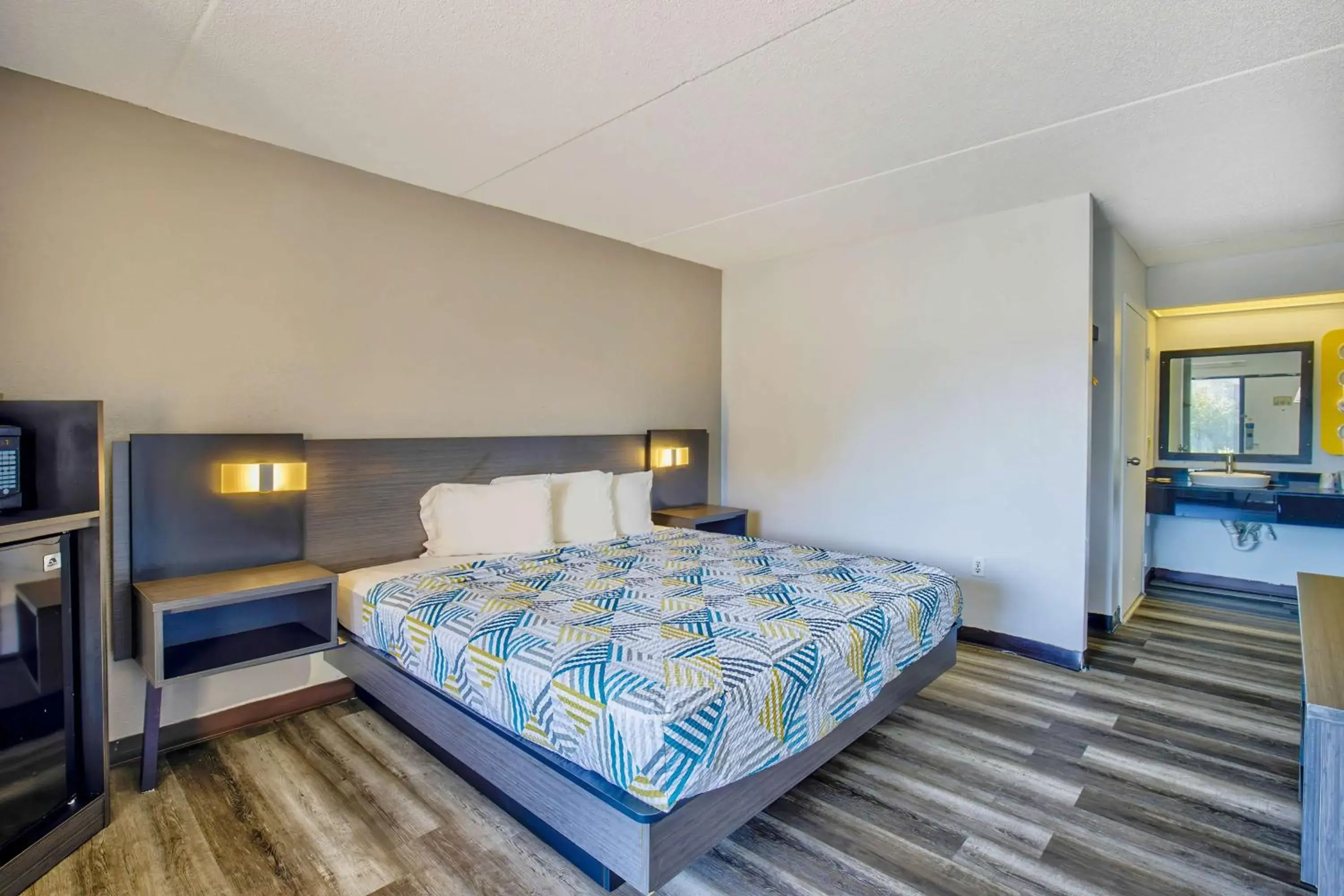 Bedroom, Bed in Motel 6-Ashland, VA