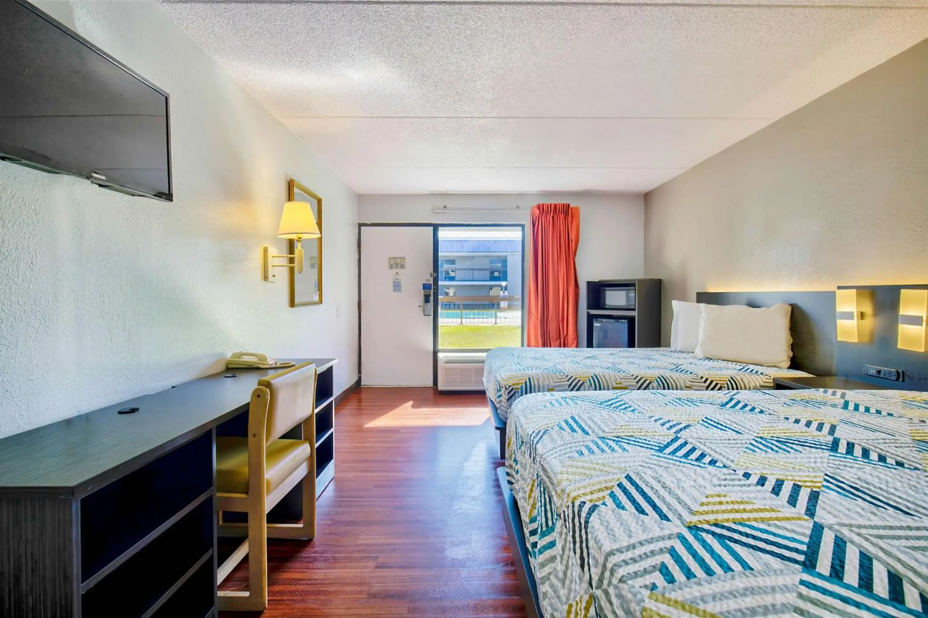 Bedroom in Motel 6-Ashland, VA