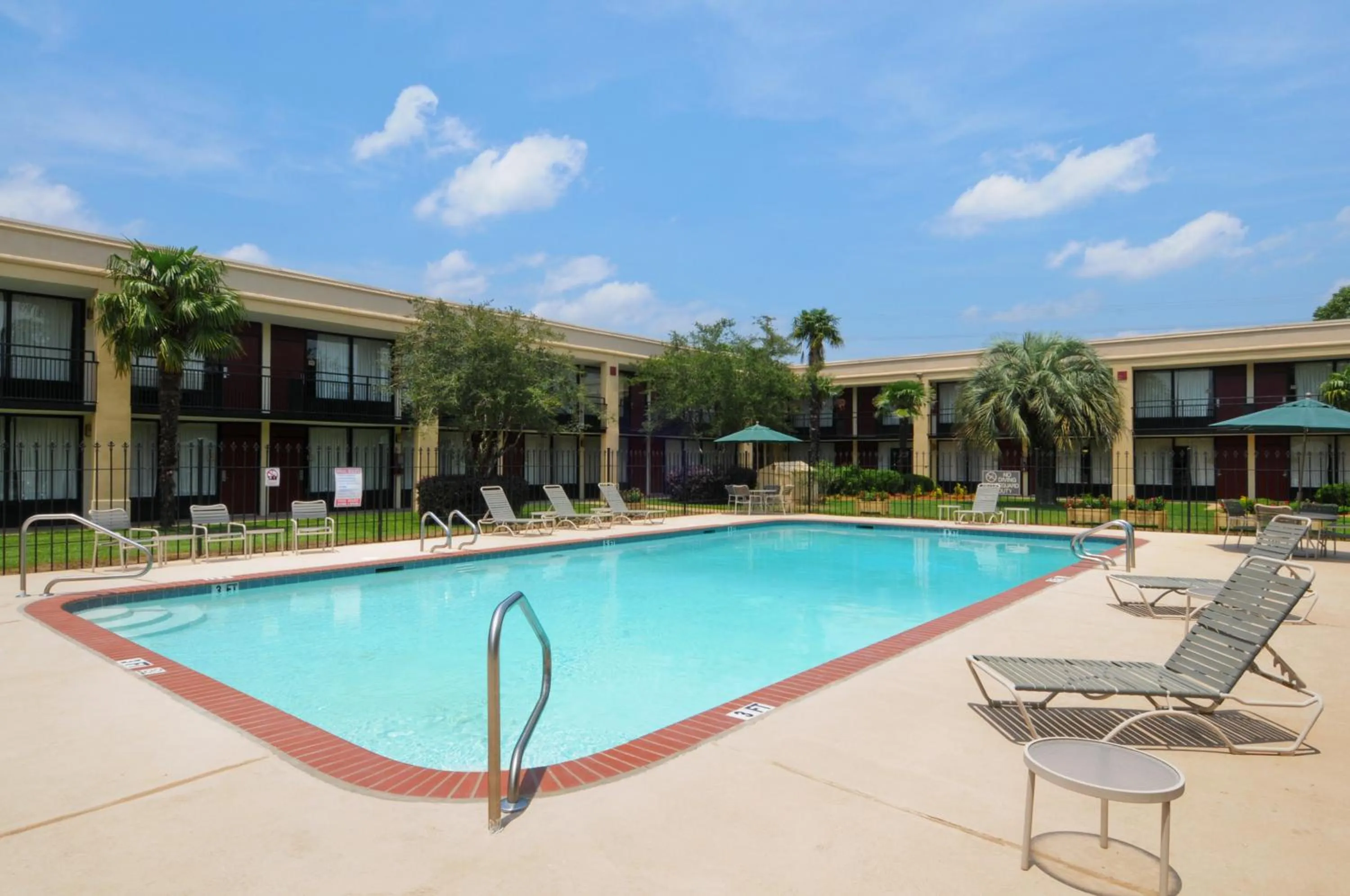 Swimming pool in Motel 6-Natchitoches, LA