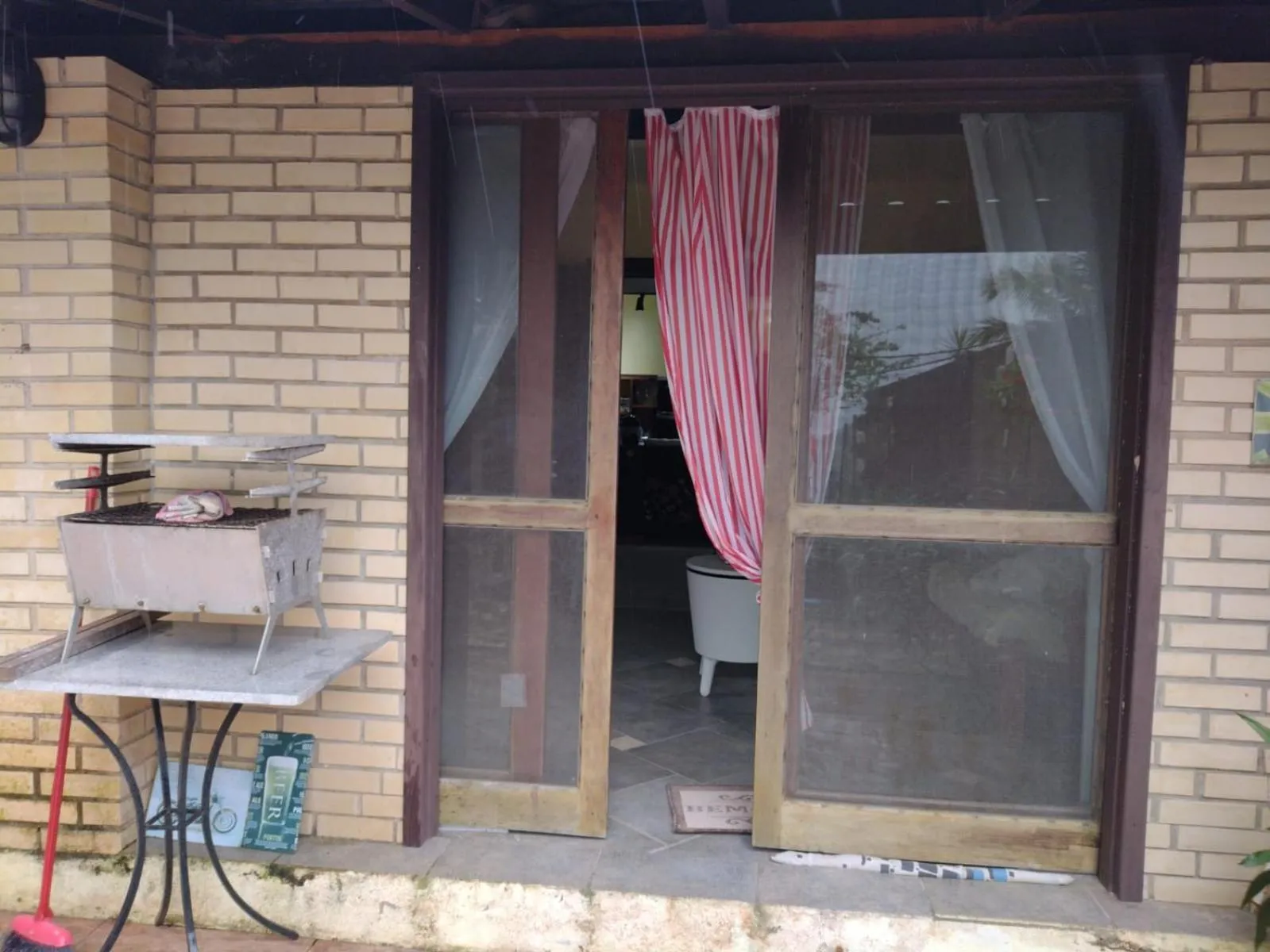 BBQ facilities in Casa Baia da Babitonga