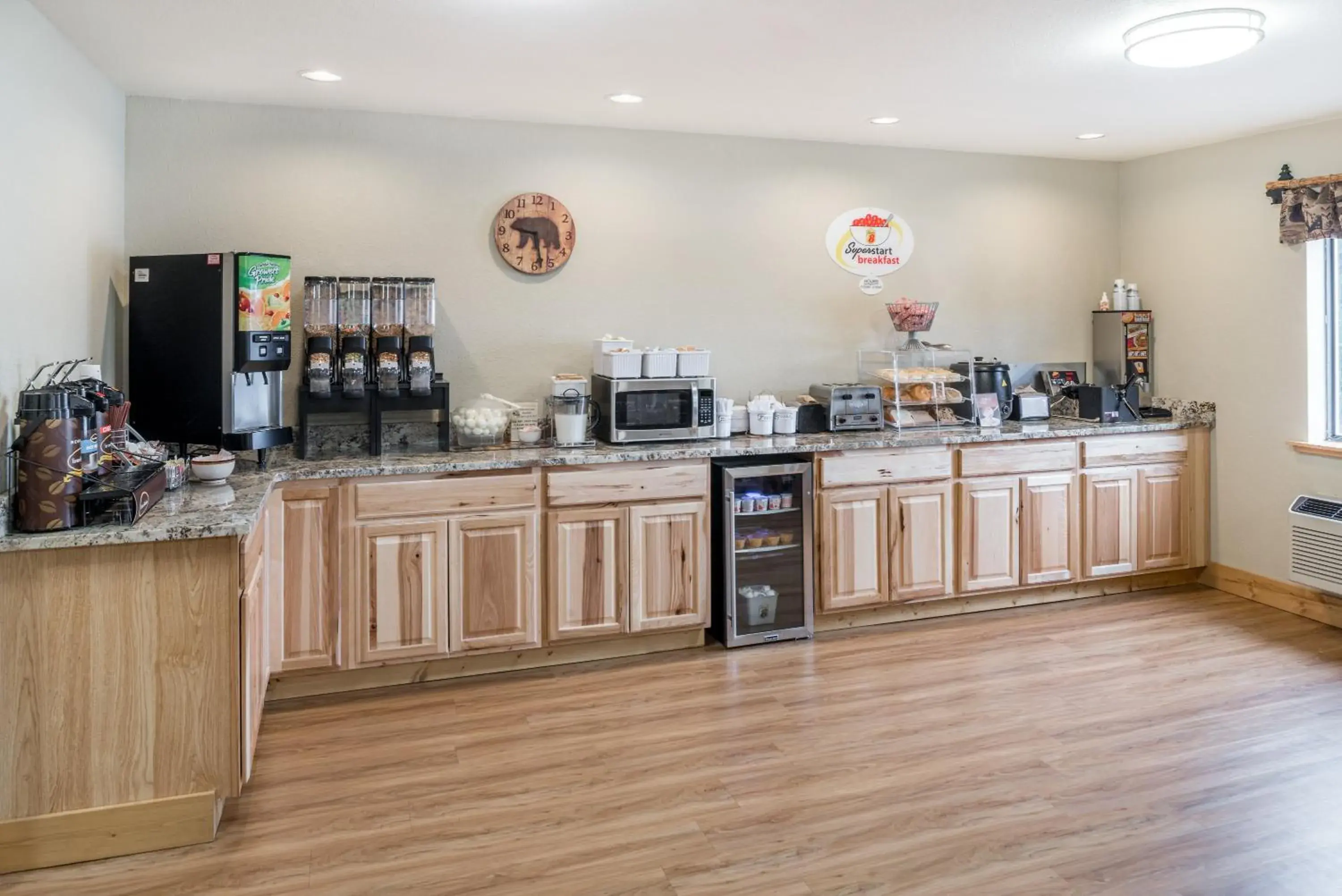 Breakfast in Super 8 by Wyndham Kalispell Glacier National Park Breakfast in Super 8 by Wyndham Kalispell Glacier National Park