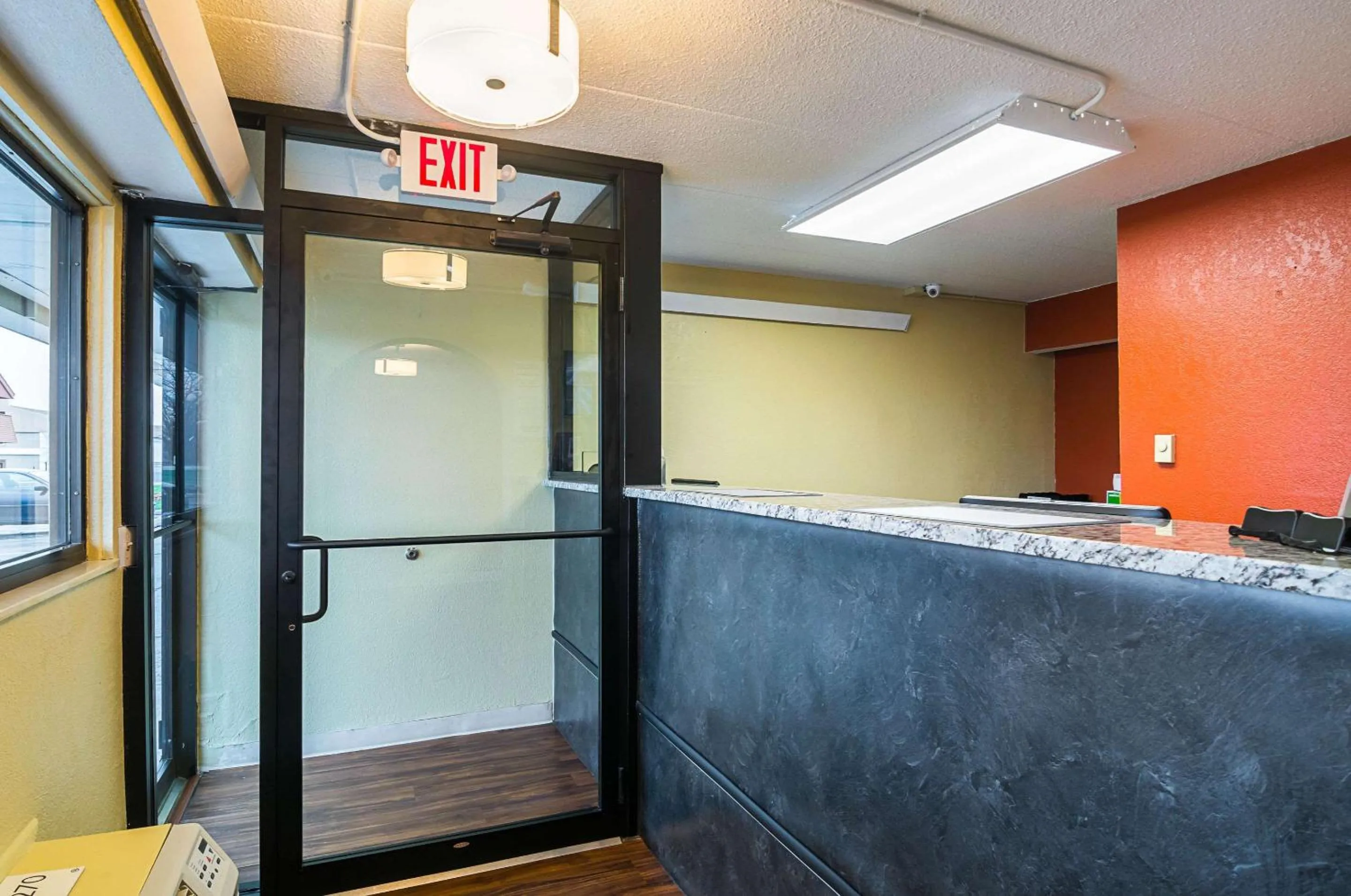 Lobby or reception in Econo Lodge South Holland - Chicago Southland