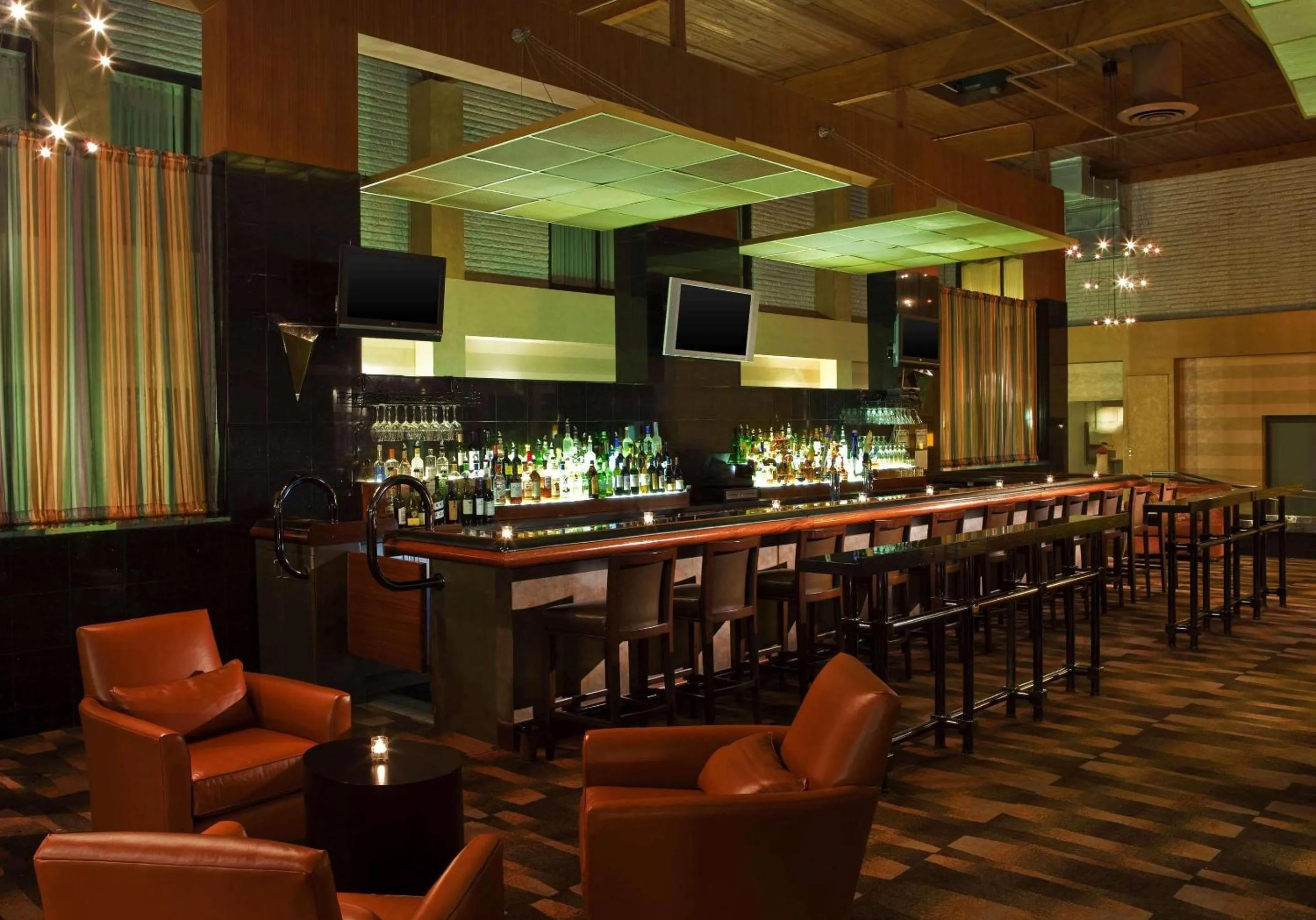 Lounge or bar in Radisson Hotel Hauppauge-Long Island