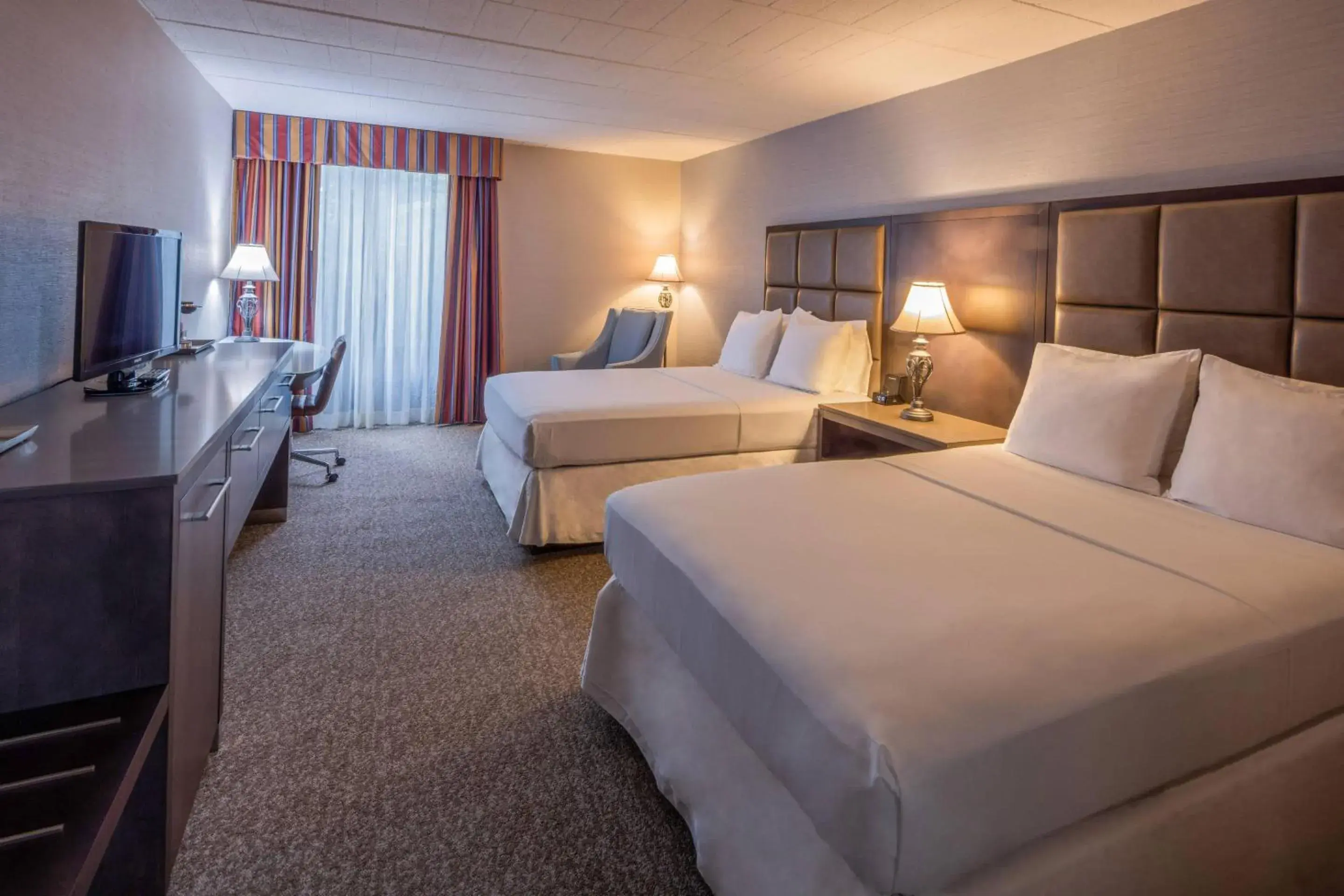 Bedroom, Bed in Radisson Hotel Hauppauge-Long Island Bedroom, Bed in Radisson Hotel Hauppauge-Long Island