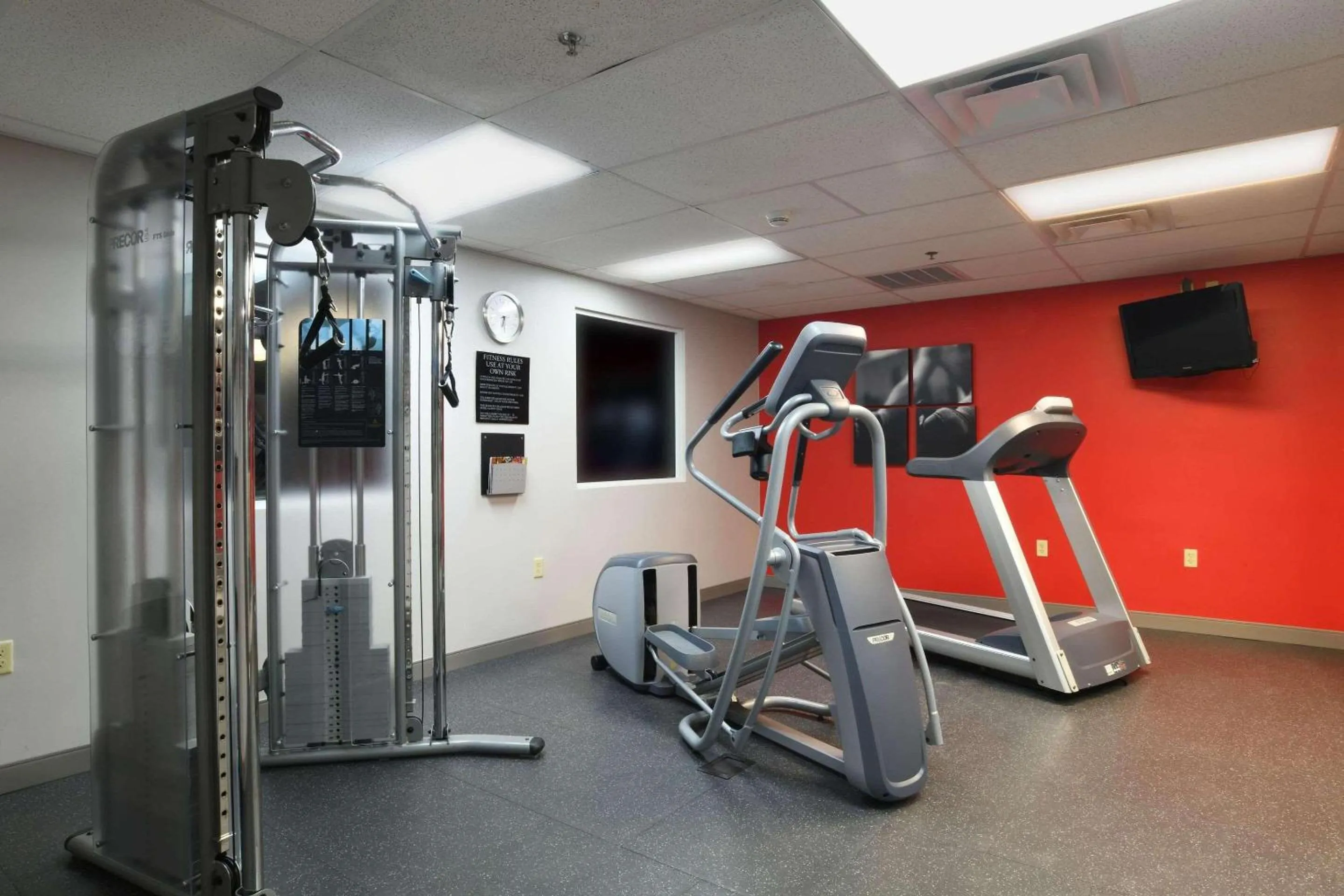 Fitness centre/facilities in Country Inn & Suites by Radisson, Oklahoma City Airport, OK