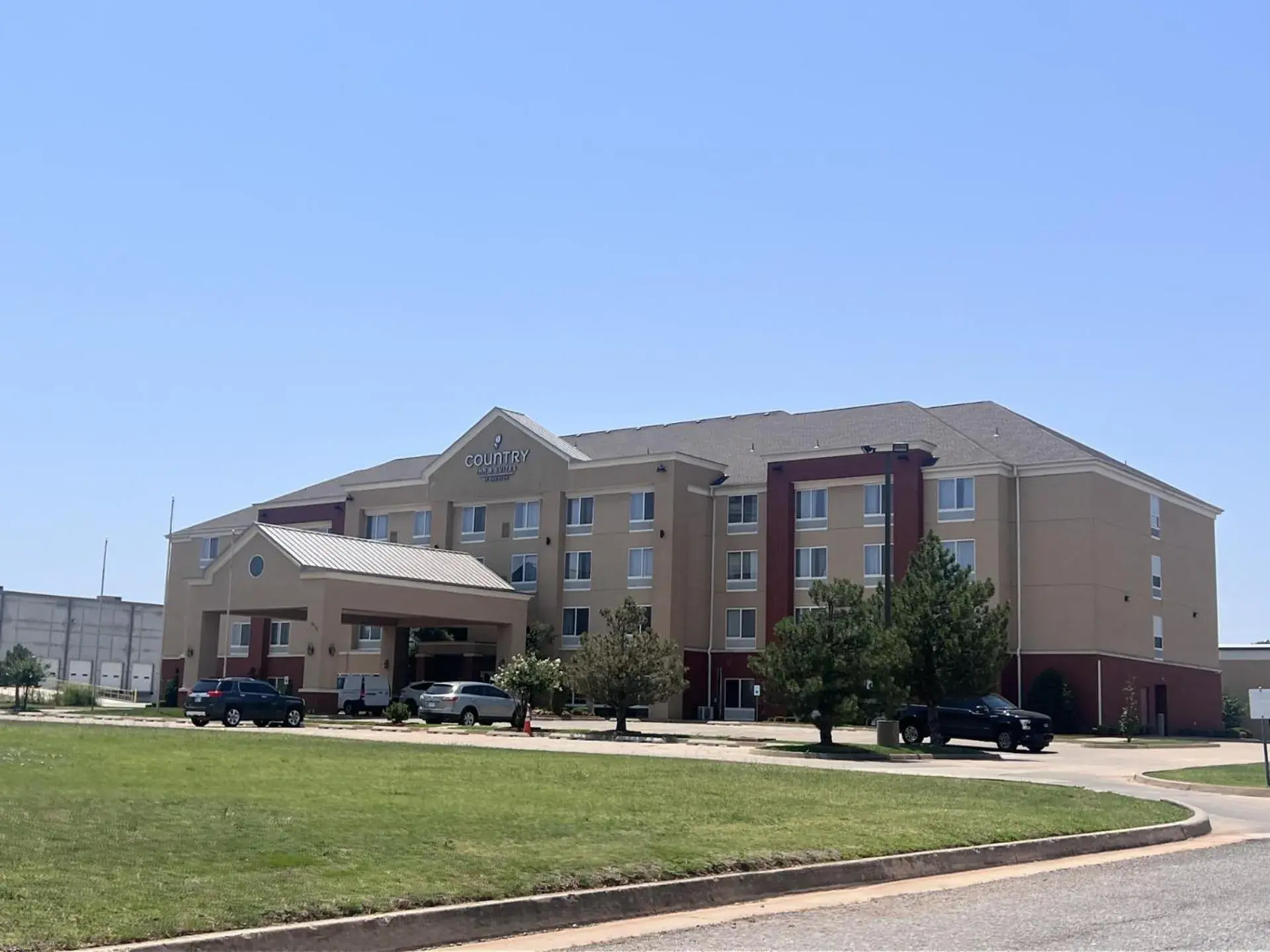 Property building in Country Inn & Suites by Radisson, Oklahoma City Airport, OK Property building in Country Inn & Suites by Radisson, Oklahoma City Airport, OK