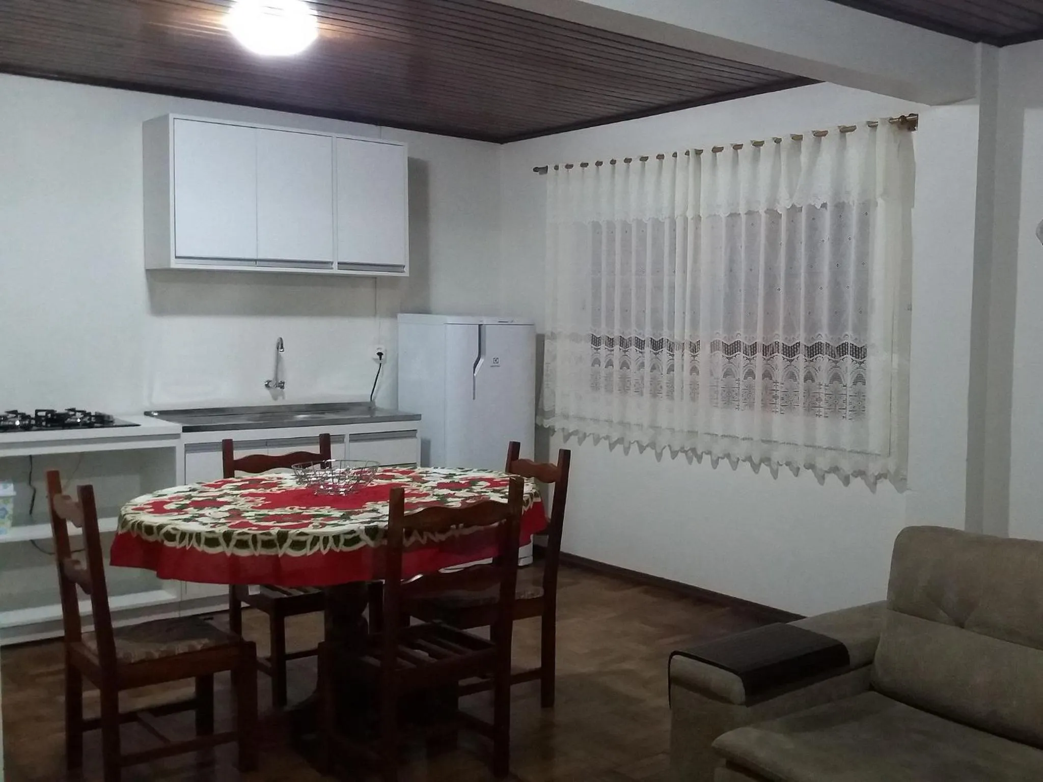 Communal kitchen in Casa da Vó Nelsi