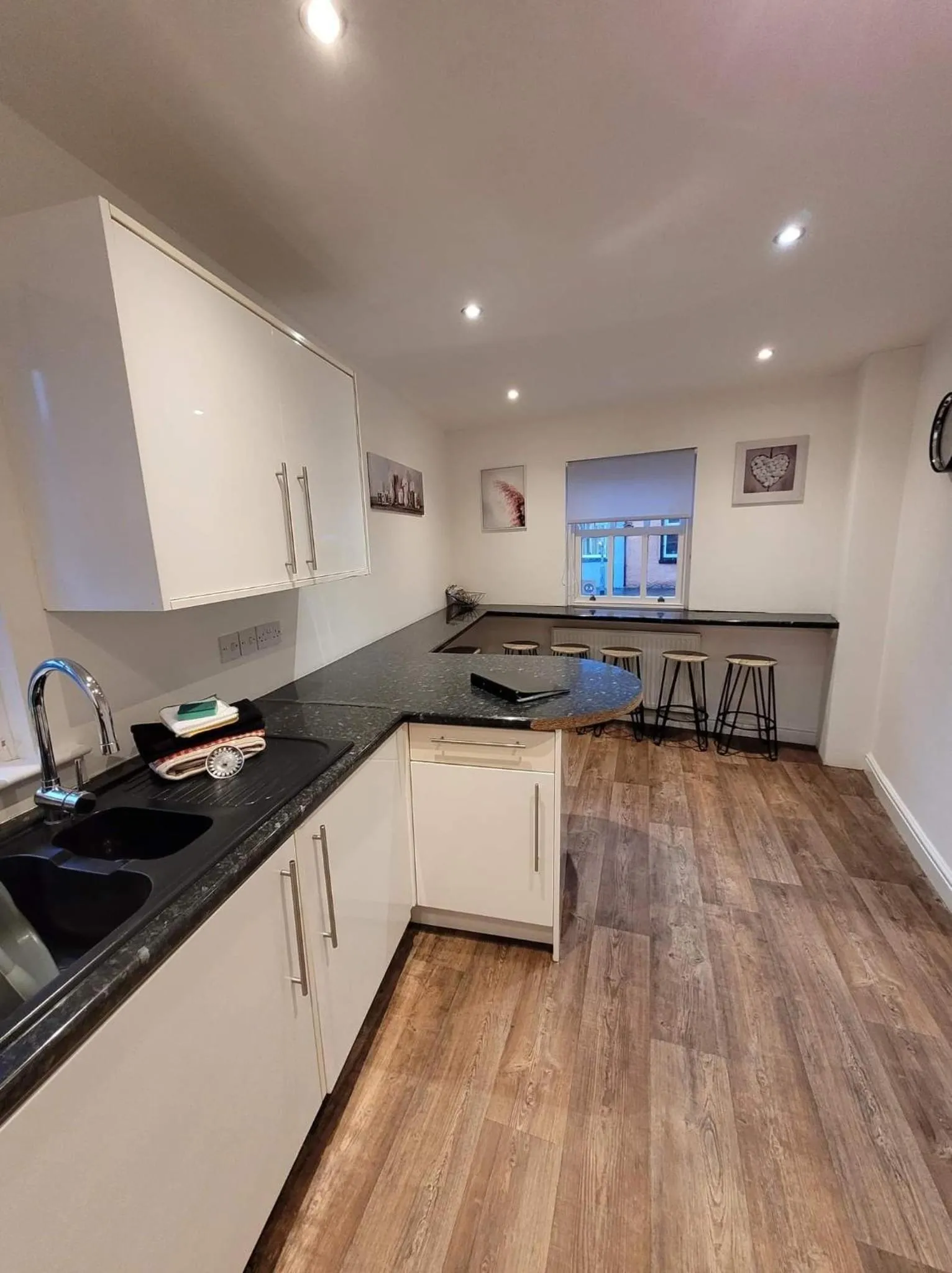 3 Laurel Court