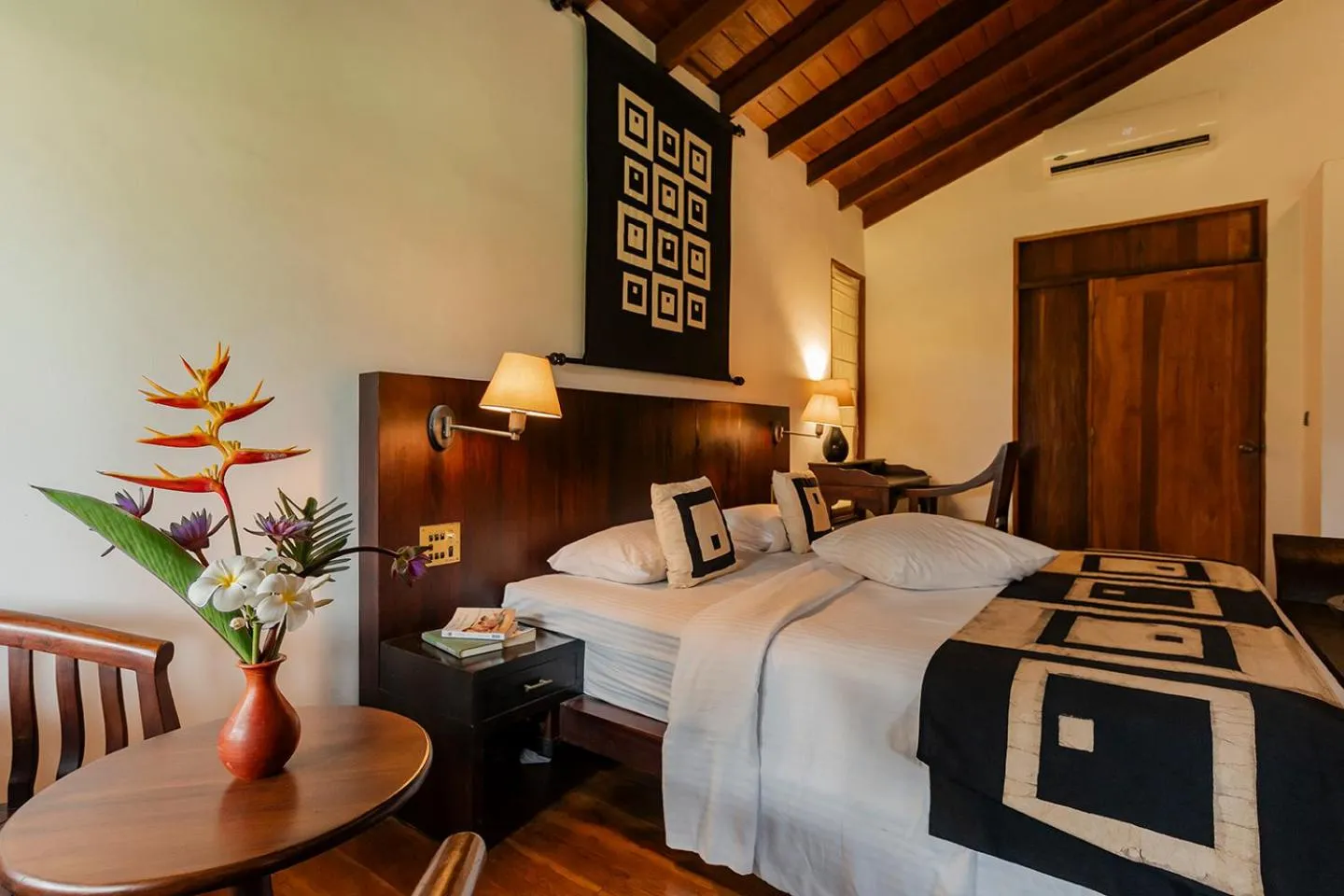 Property building, Bed in Weligama Bay Resort