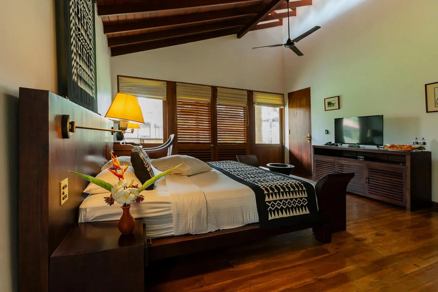 Property building, Bed in Weligama Bay Resort