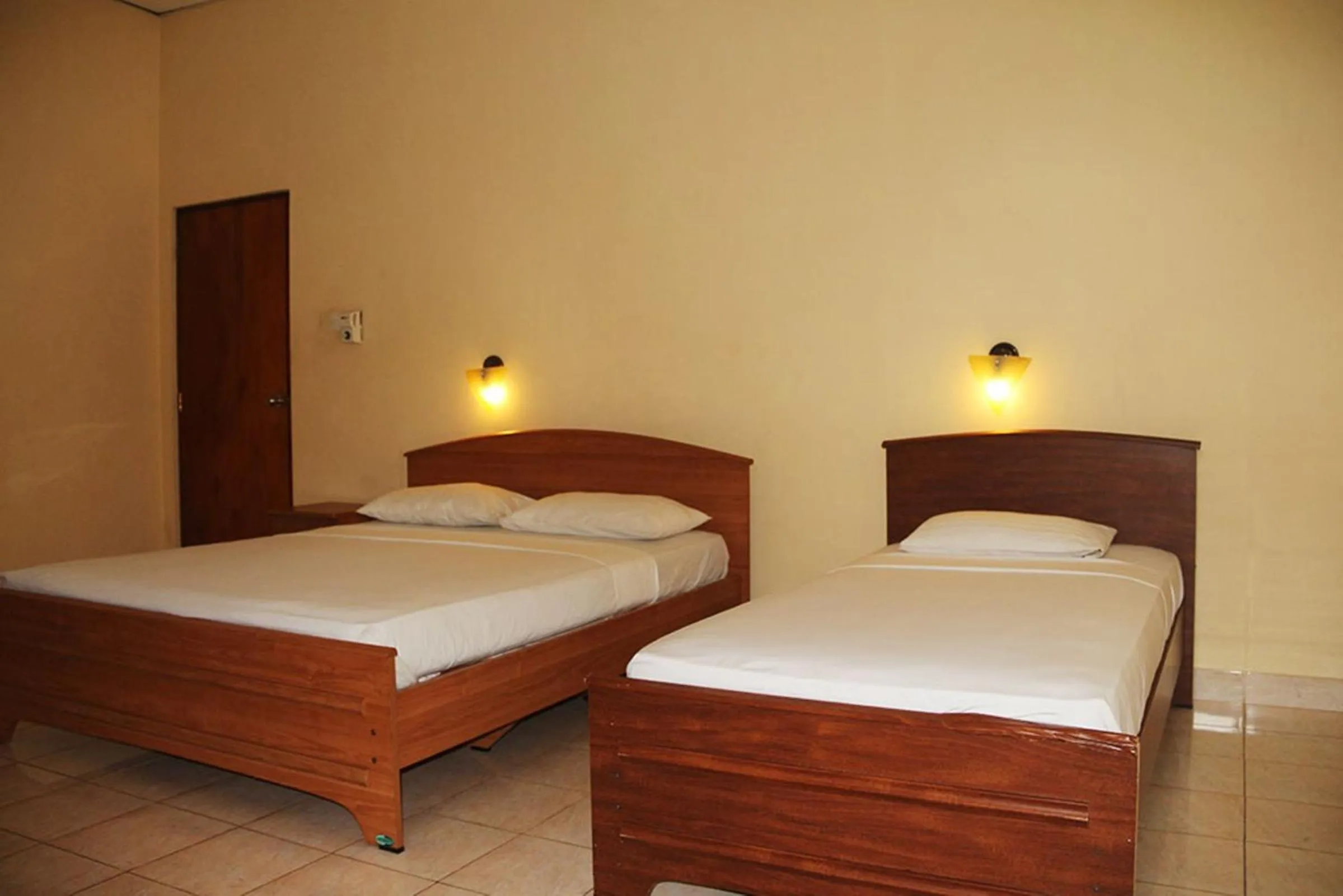 Bedroom, Bed in Hotel Red Rose