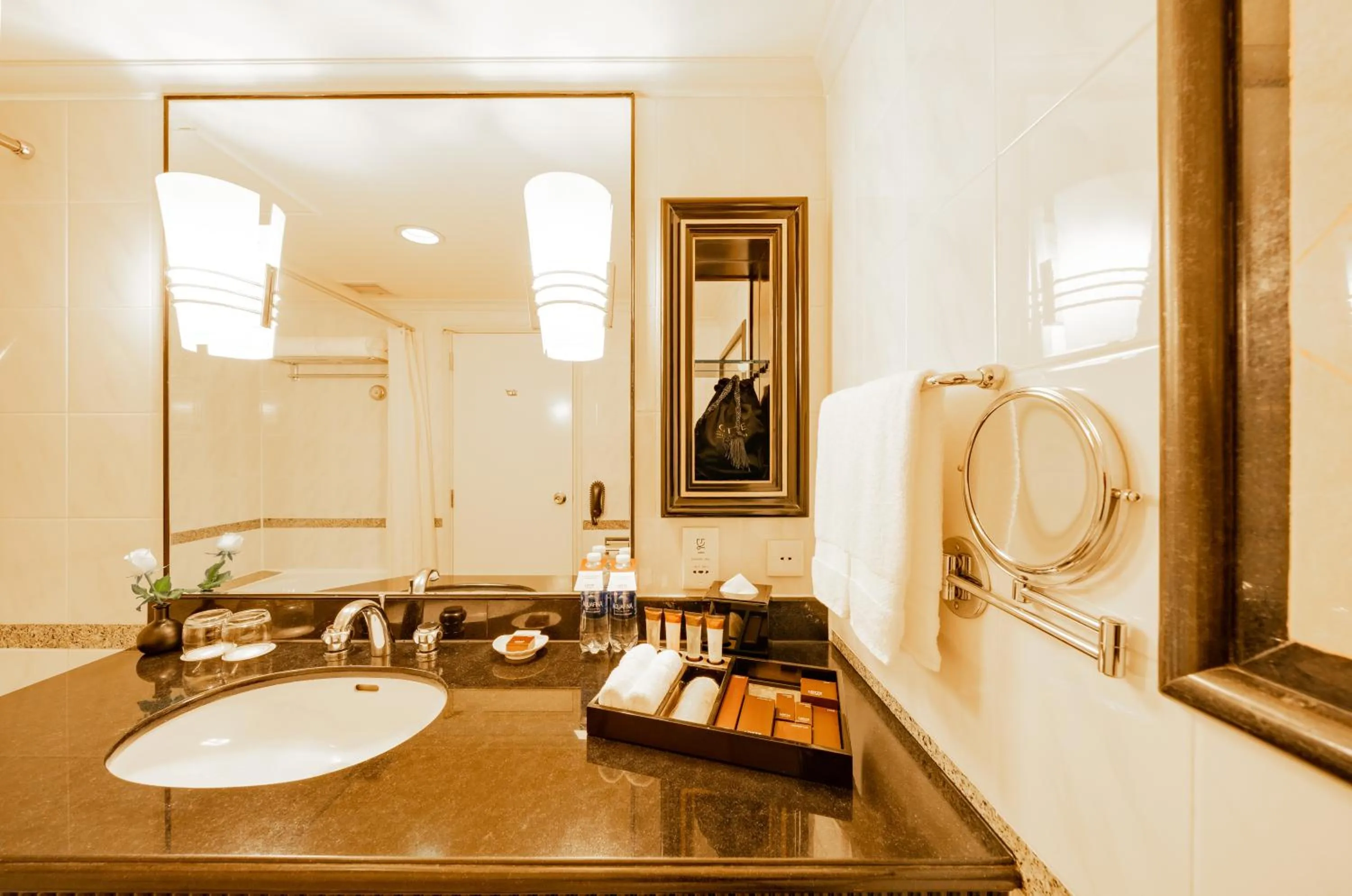 Bed in Lotte Hotel Saigon