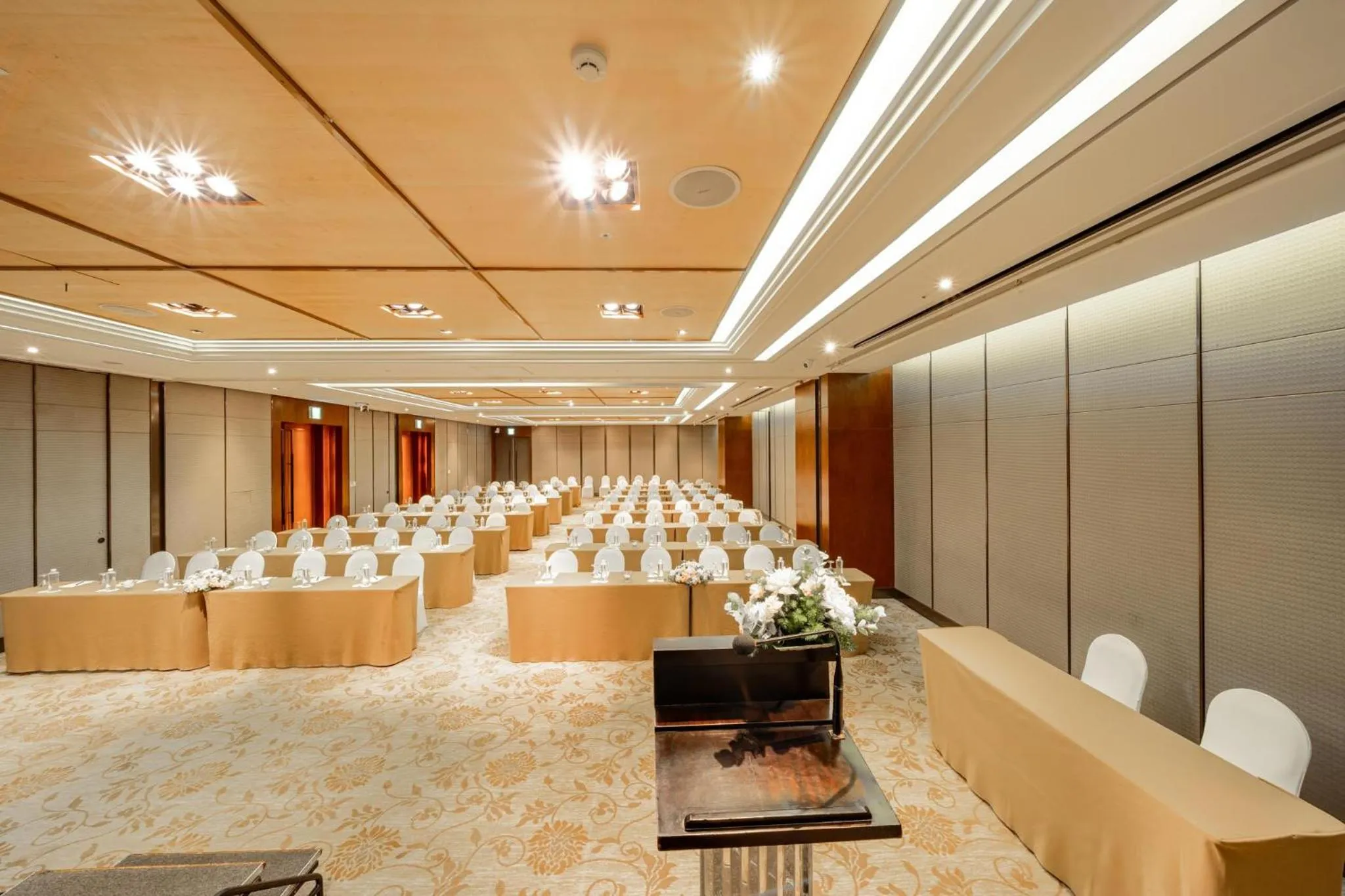 Meeting/conference room in Lotte Hotel Saigon
