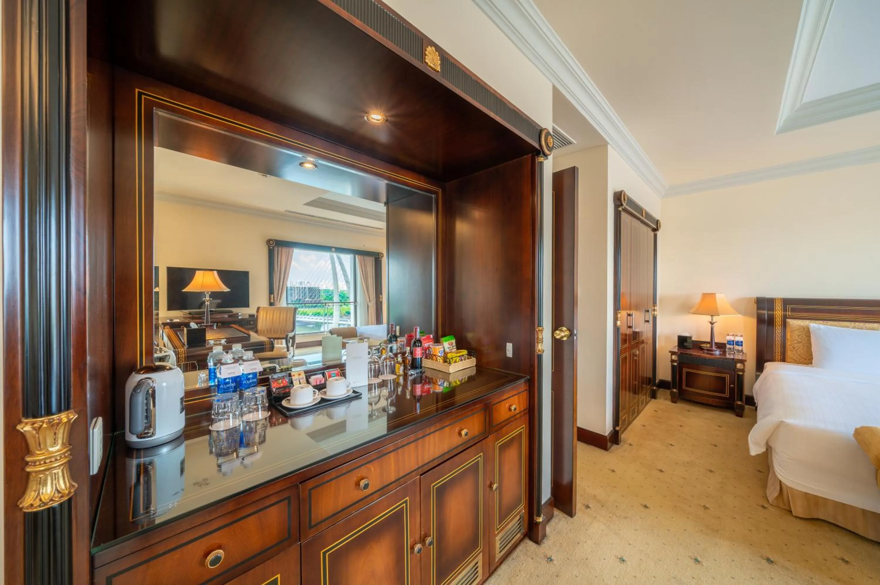 Coffee/tea facilities, Bed in Lotte Hotel Saigon
