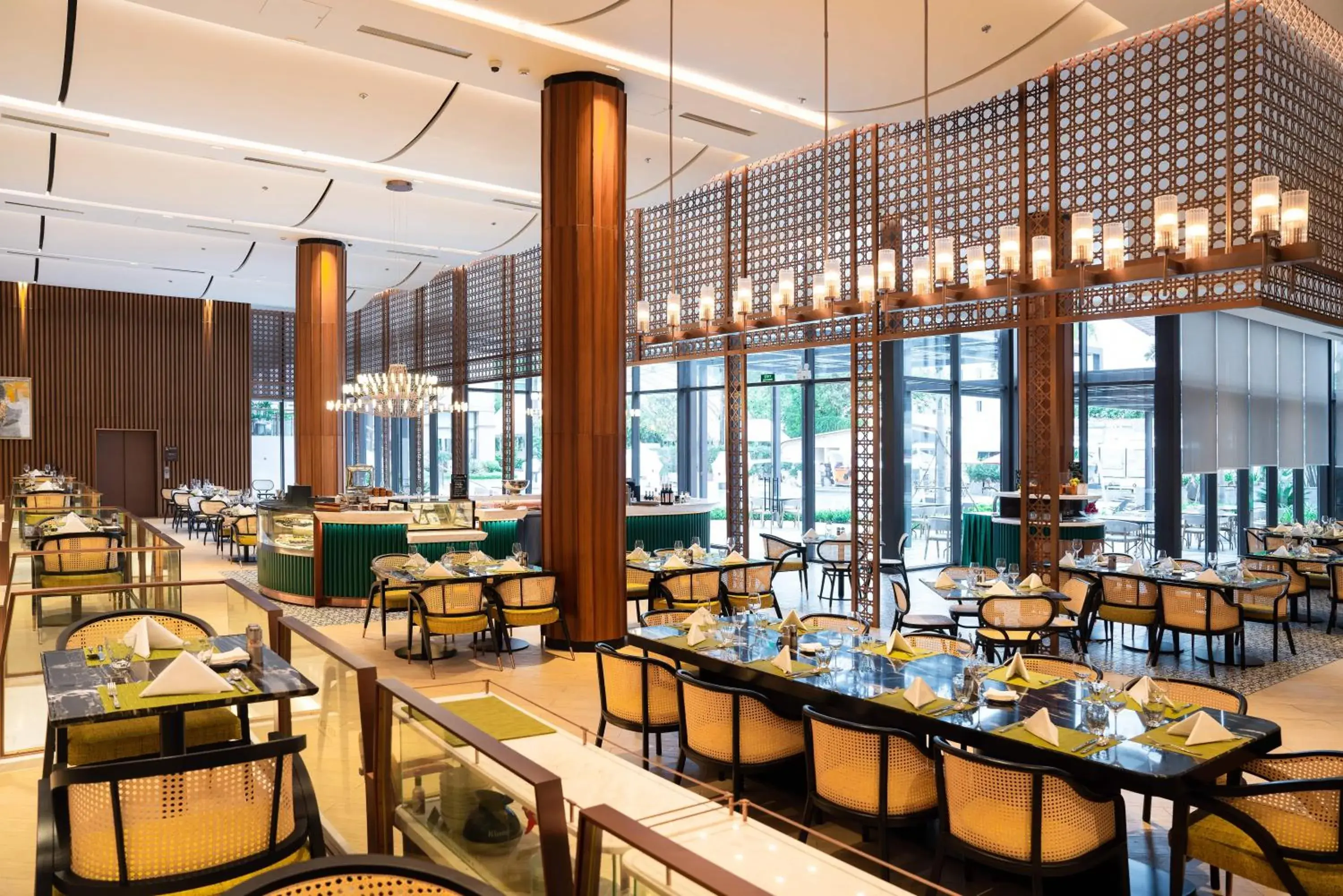 Restaurant/places to eat in Lotte Hotel Saigon Restaurant/places to eat in Lotte Hotel Saigon
