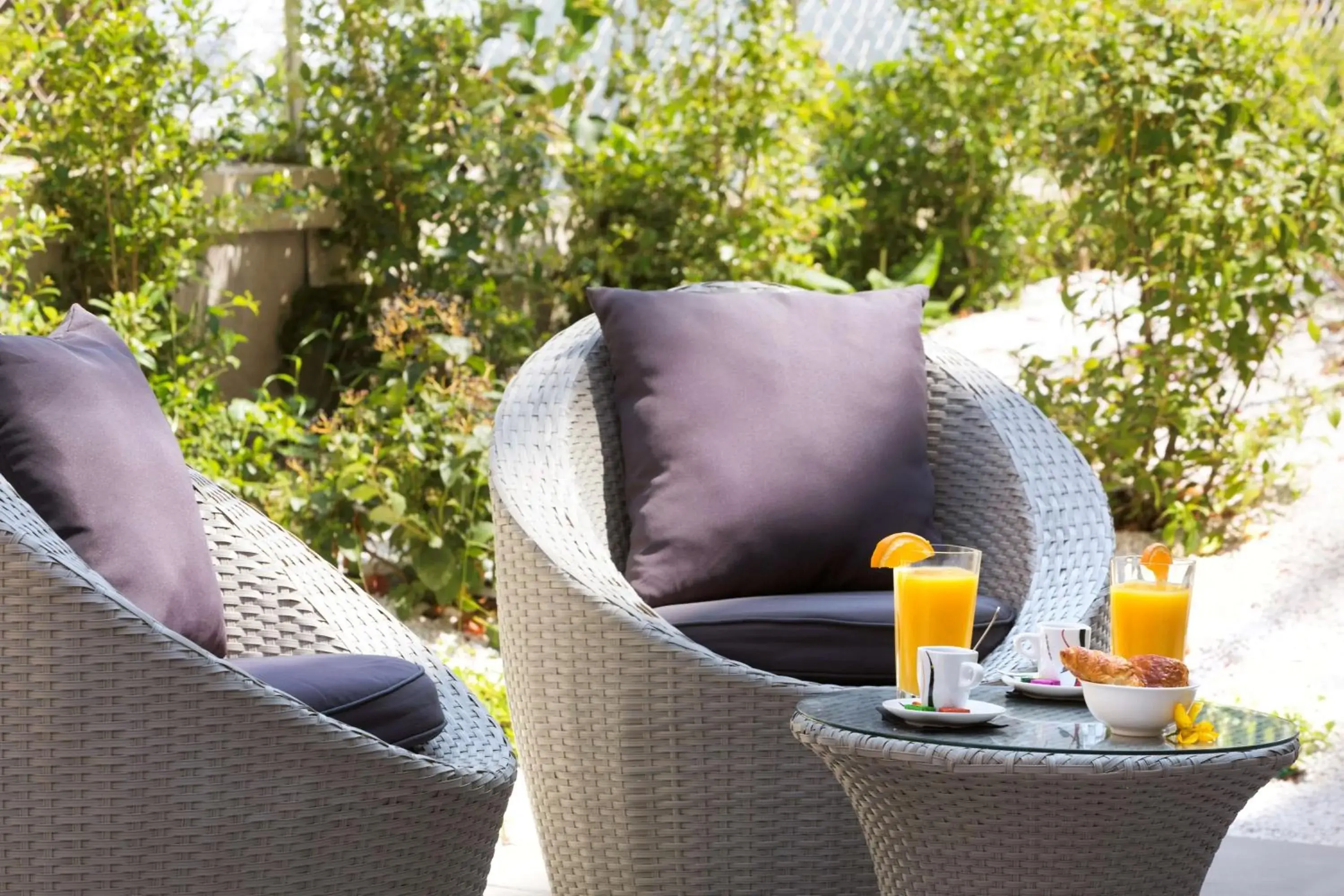 Property building in Best Western Hôtel Journel Saint-Laurent-du-Var Aéroport Property building in Best Western Hôtel Journel Saint-Laurent-du-Var Aéroport