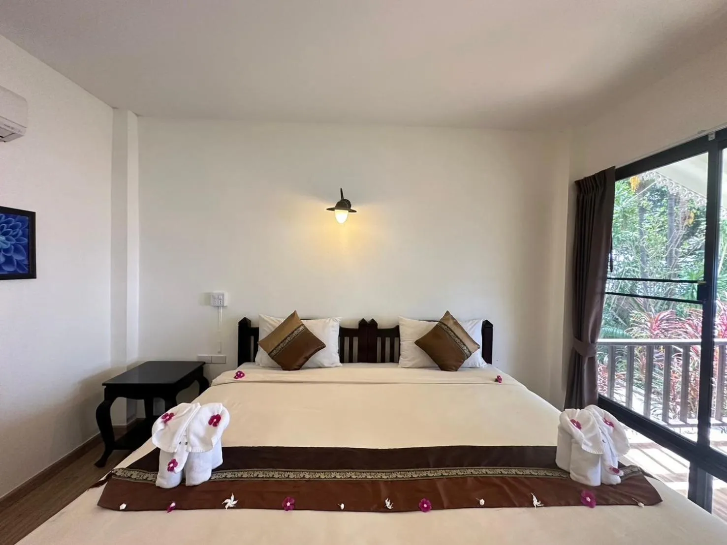 Bedroom, Bed in Chang Cliff Resort