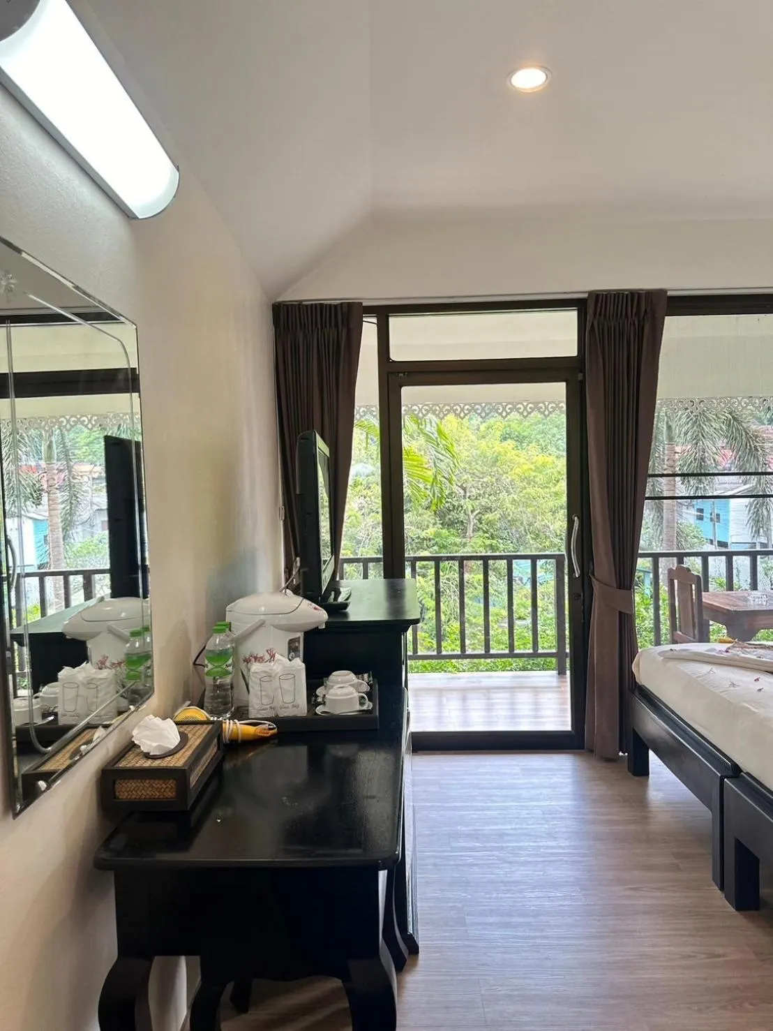 Photo of the whole room in Chang Cliff Resort