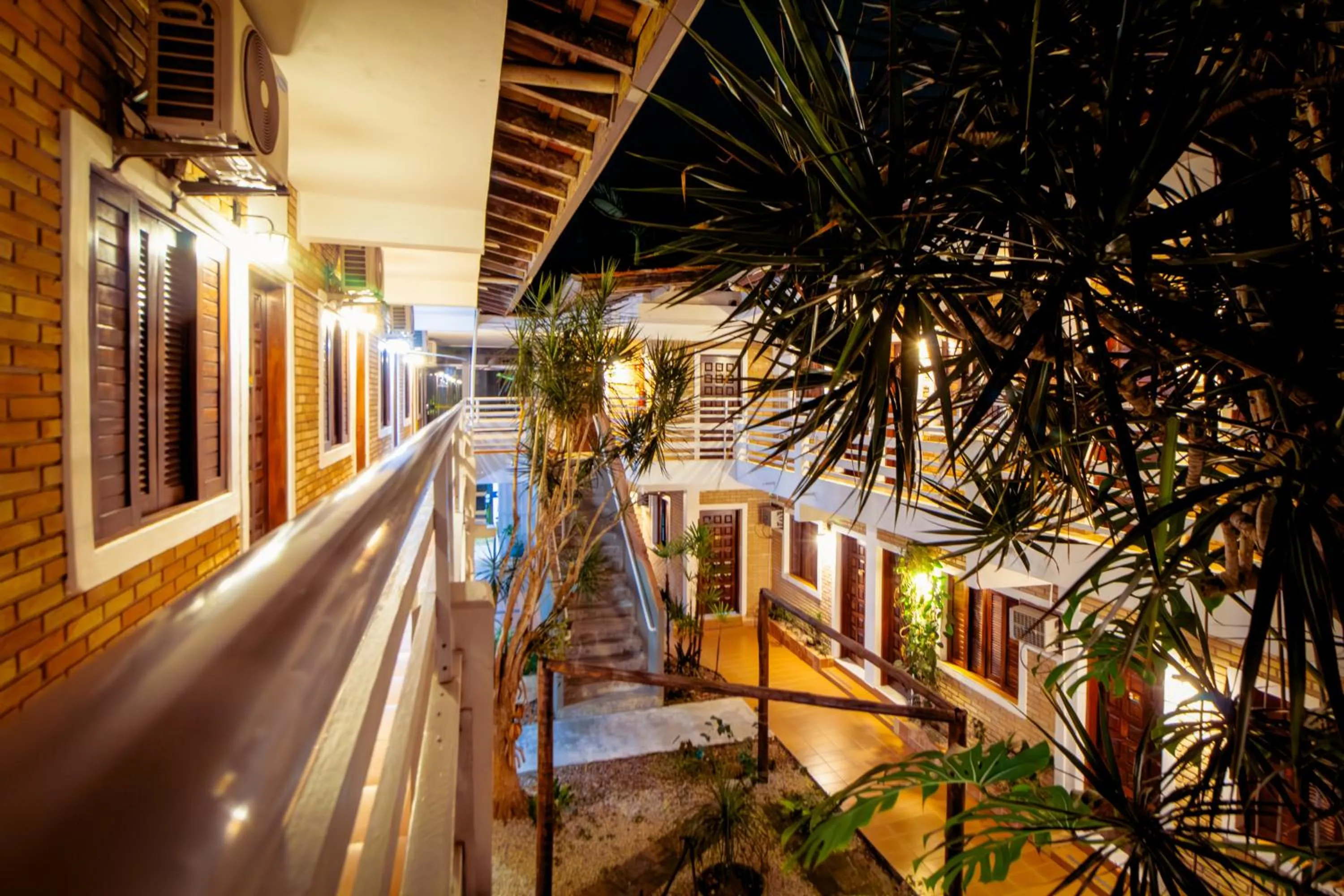 Night in VELINN Pousada Ubatuba Tropical