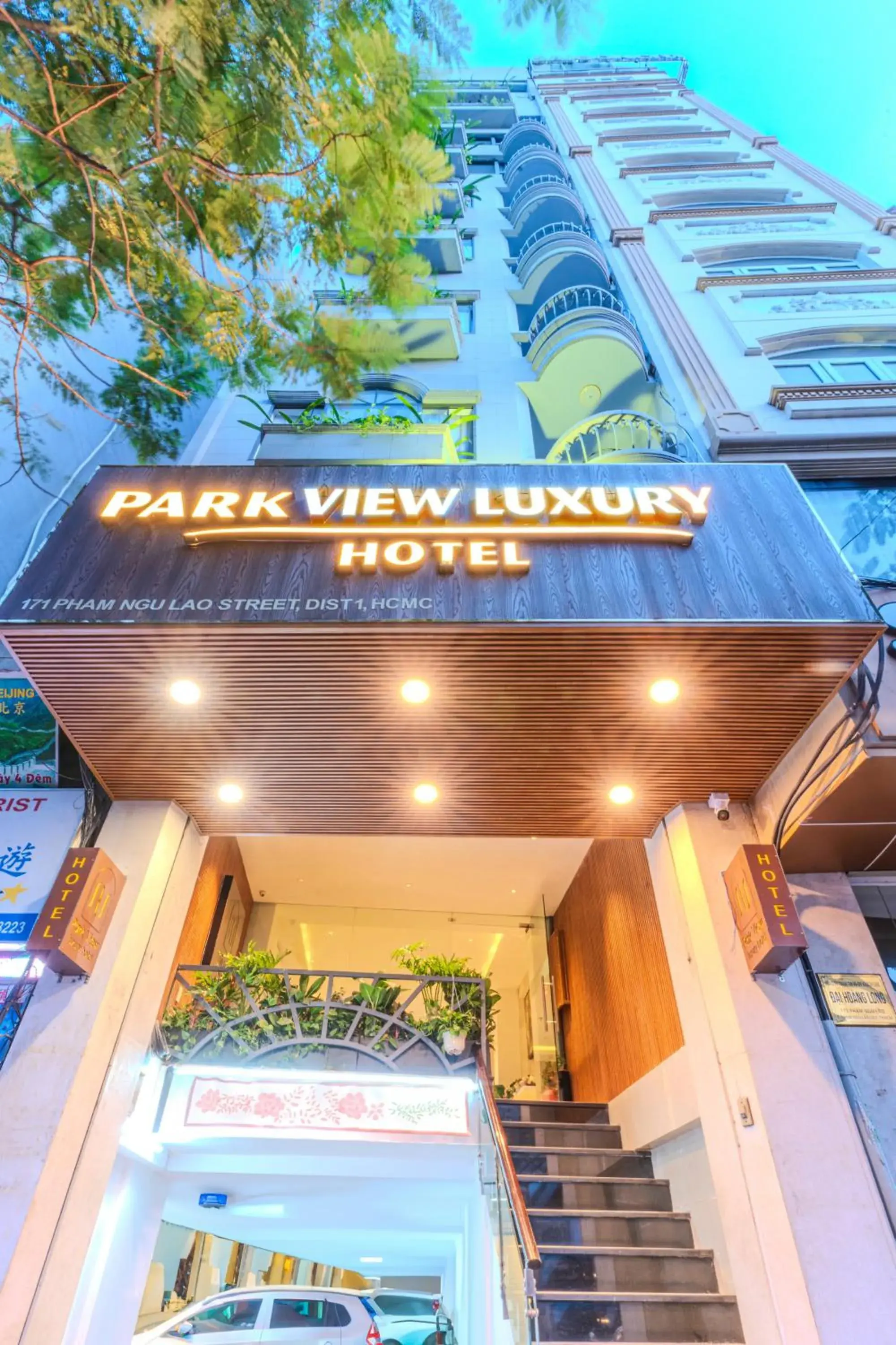 Facade/entrance in Park View Luxury Hotel Facade/entrance in Park View Luxury Hotel
