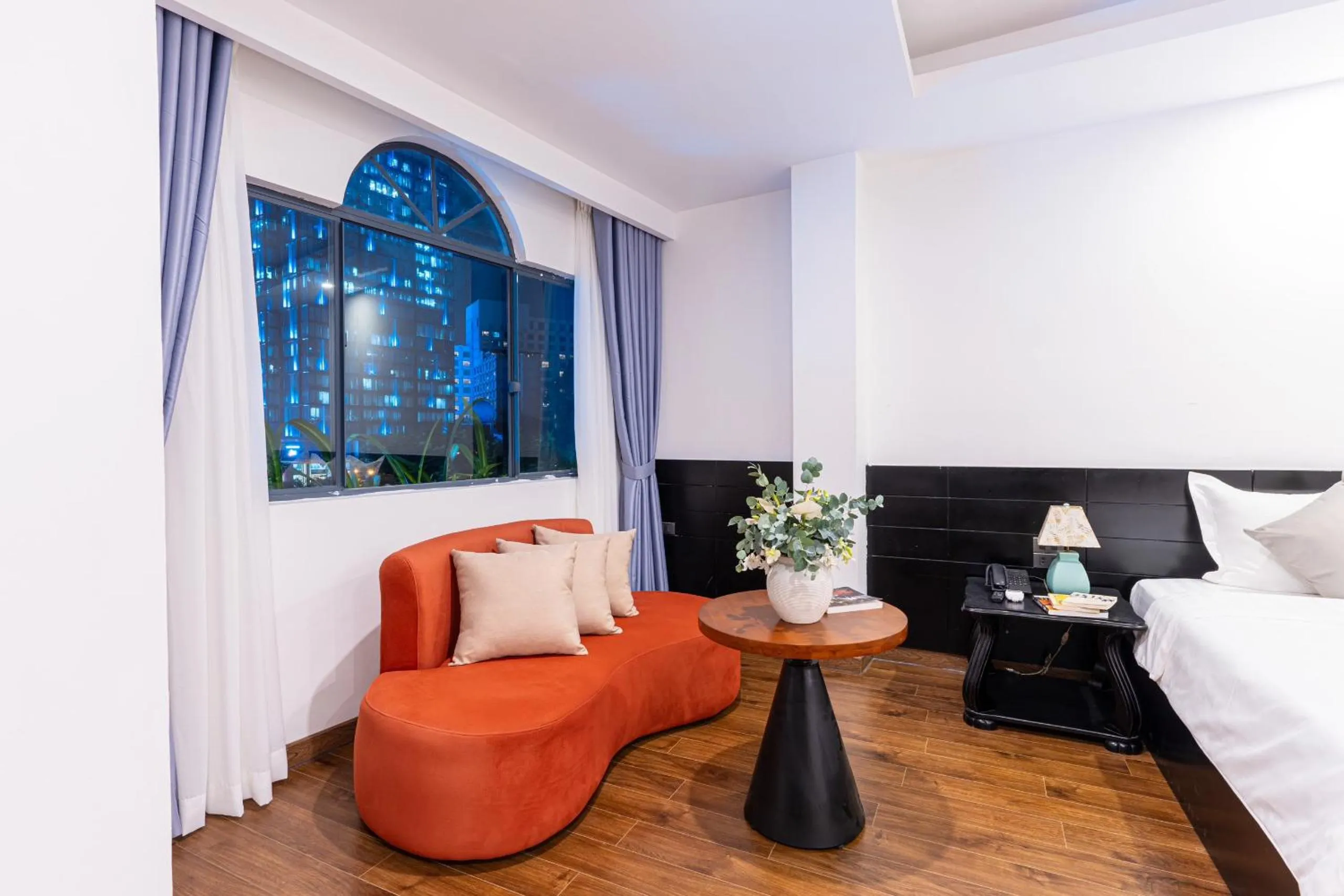 Bed in Park View Luxury Hotel