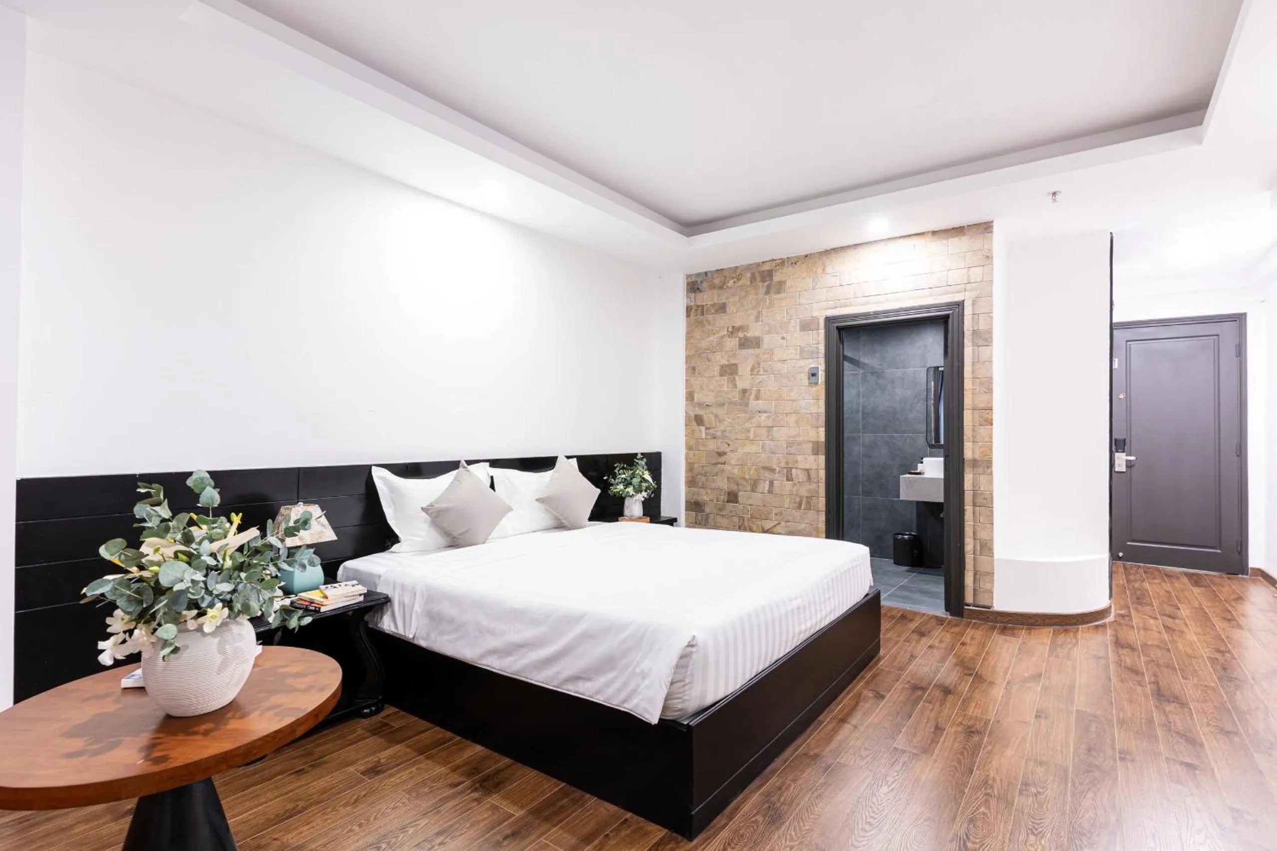 Bed in Park View Luxury Hotel