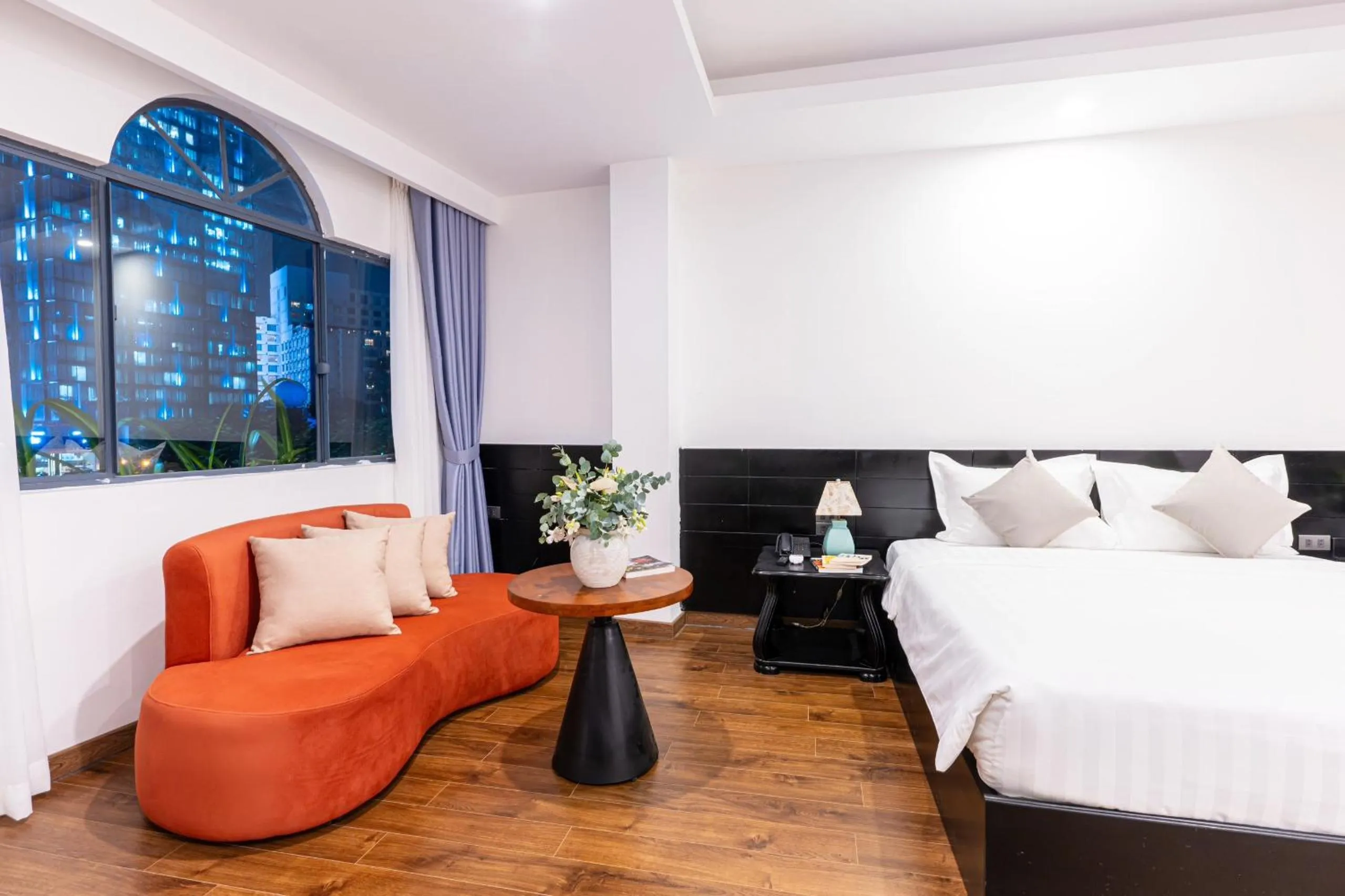 Bed in Park View Luxury Hotel