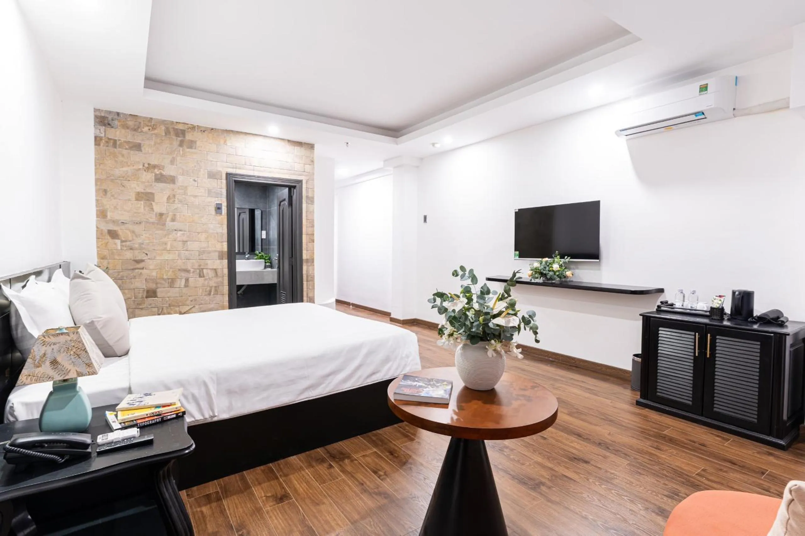 Bed in Park View Luxury Hotel