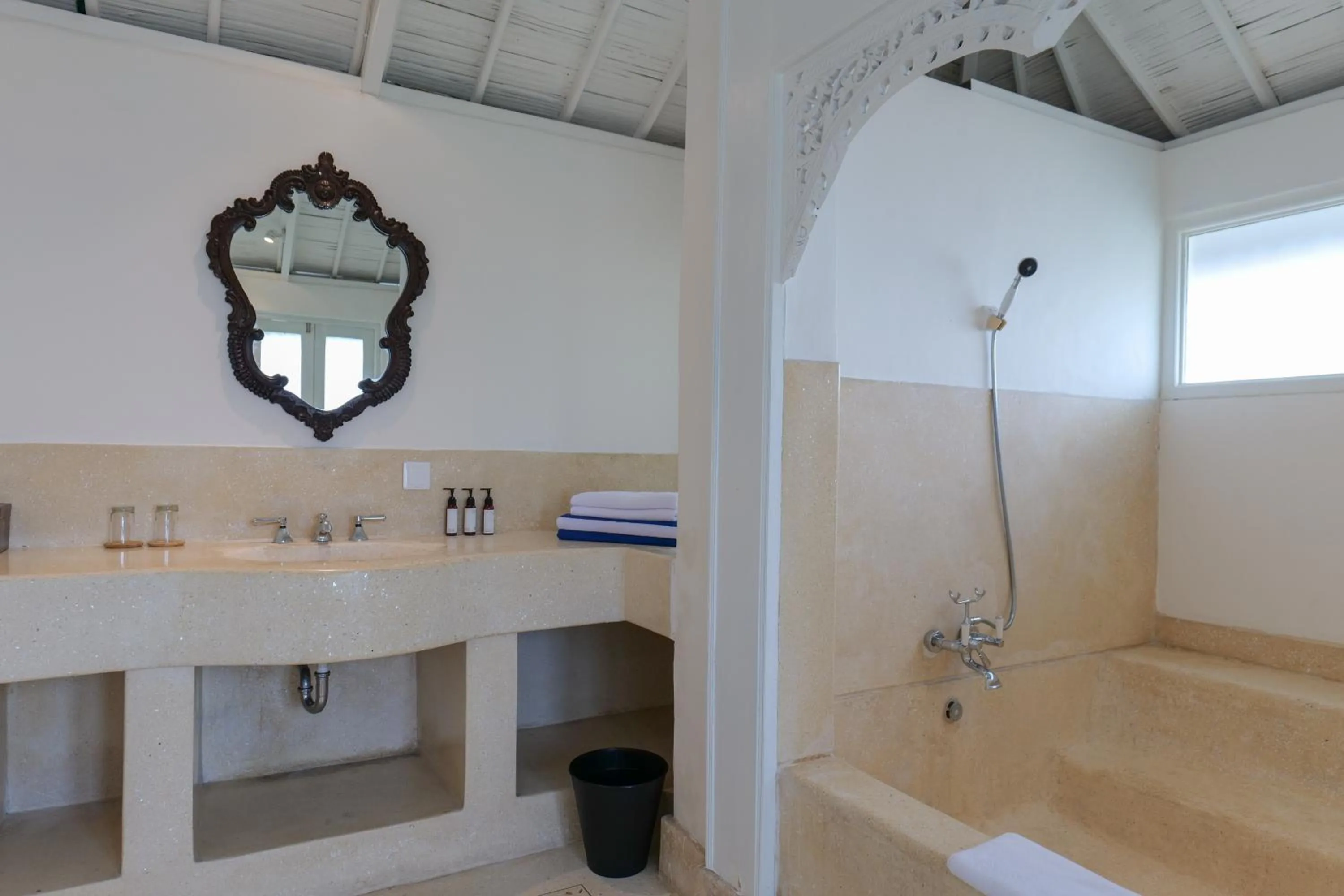 Bath in Kresna By The Sea By Kresna Hospitality