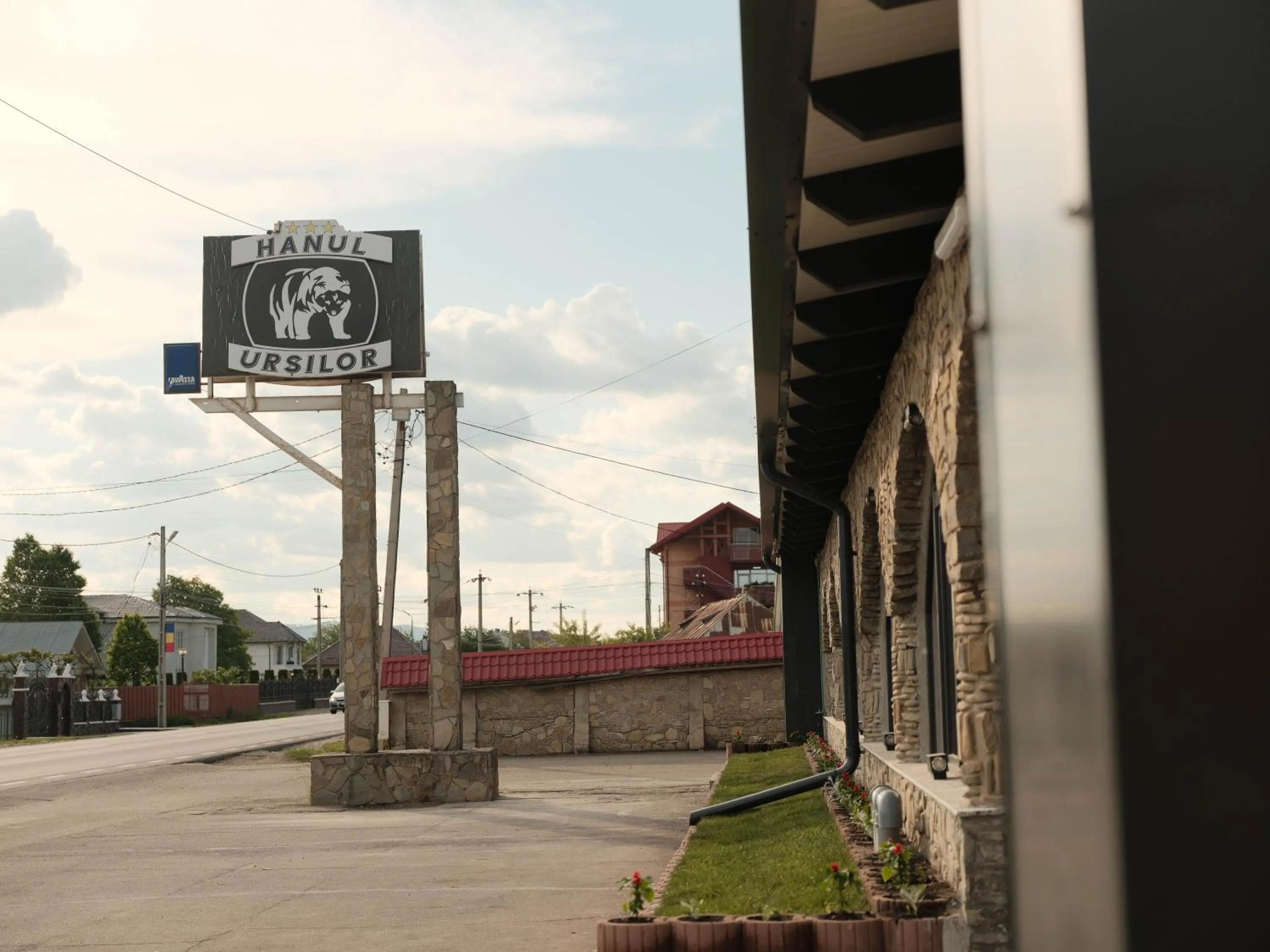 Street view in Hanul Ursilor