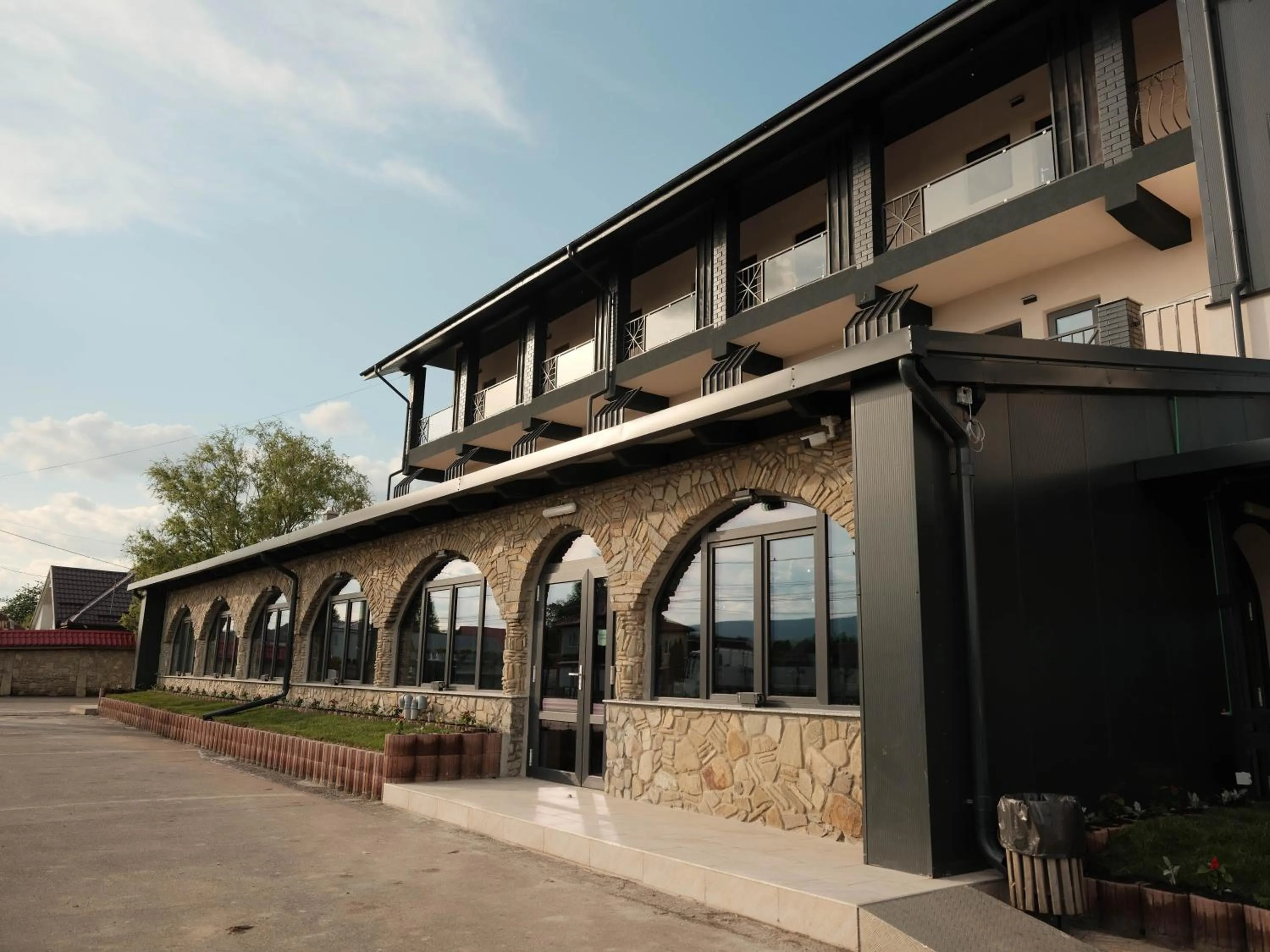 Property building in Hanul Ursilor