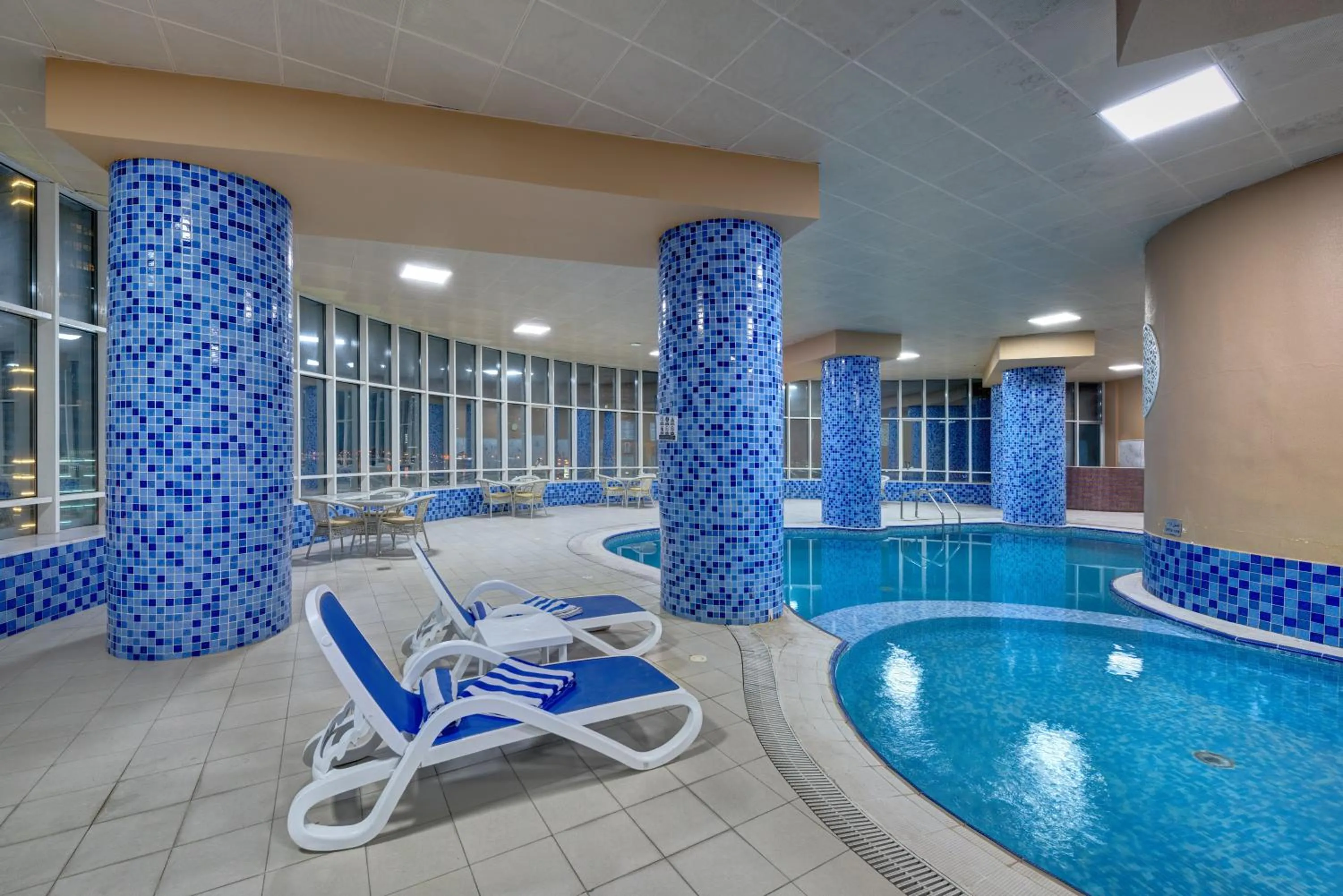 Swimming pool in Aryana Hotel