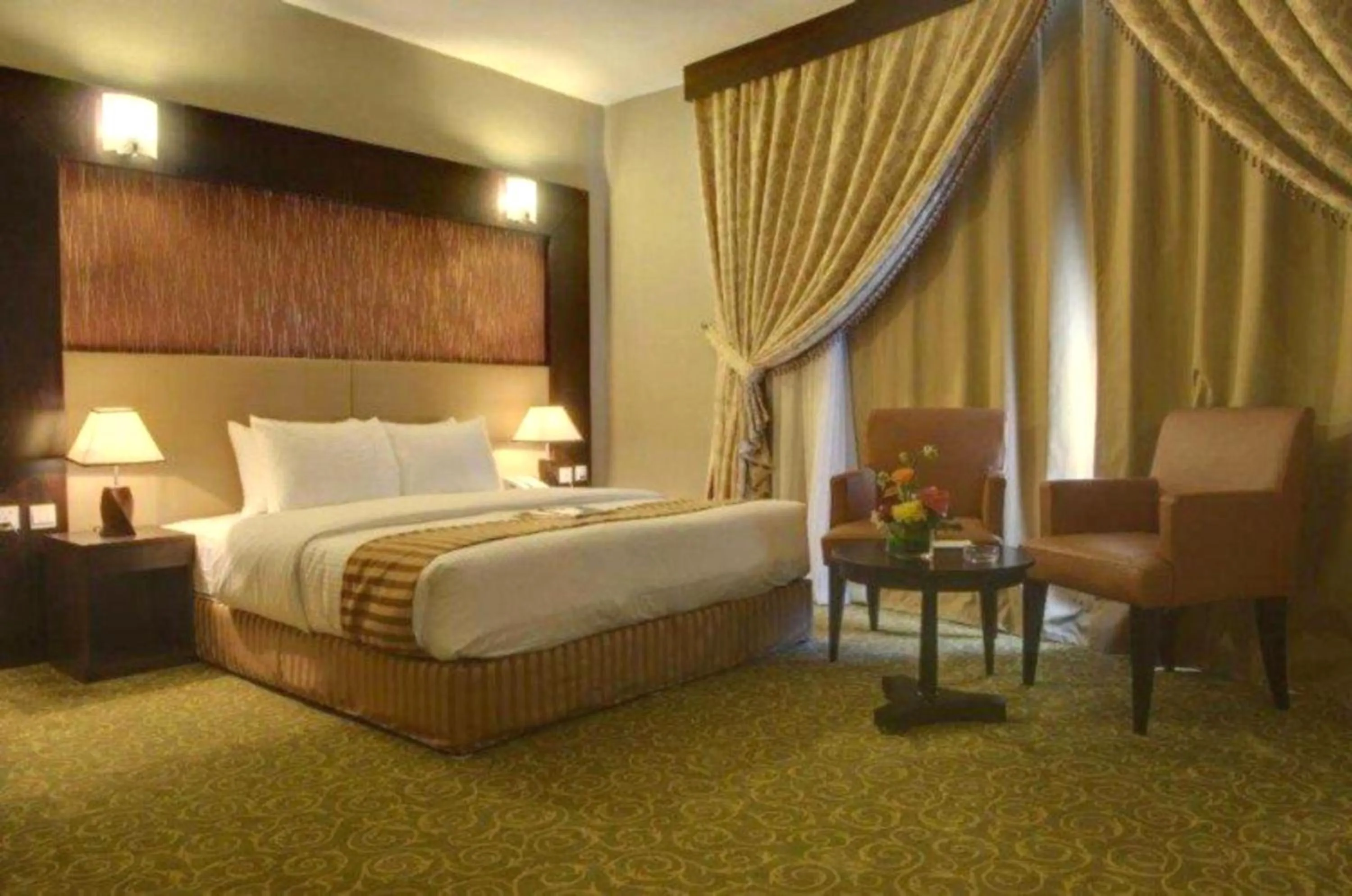 Photo of the whole room, Bed in Aryana Hotel