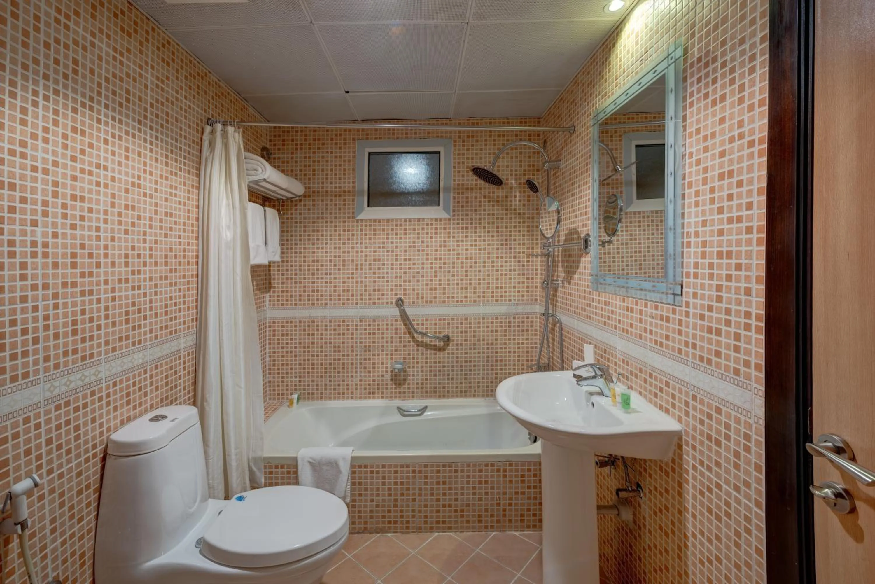 Bathroom in Aryana Hotel