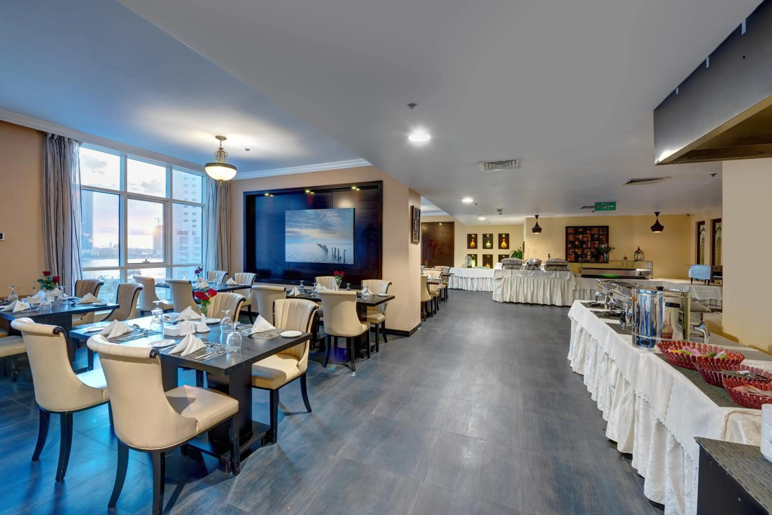 Restaurant/places to eat in Aryana Hotel