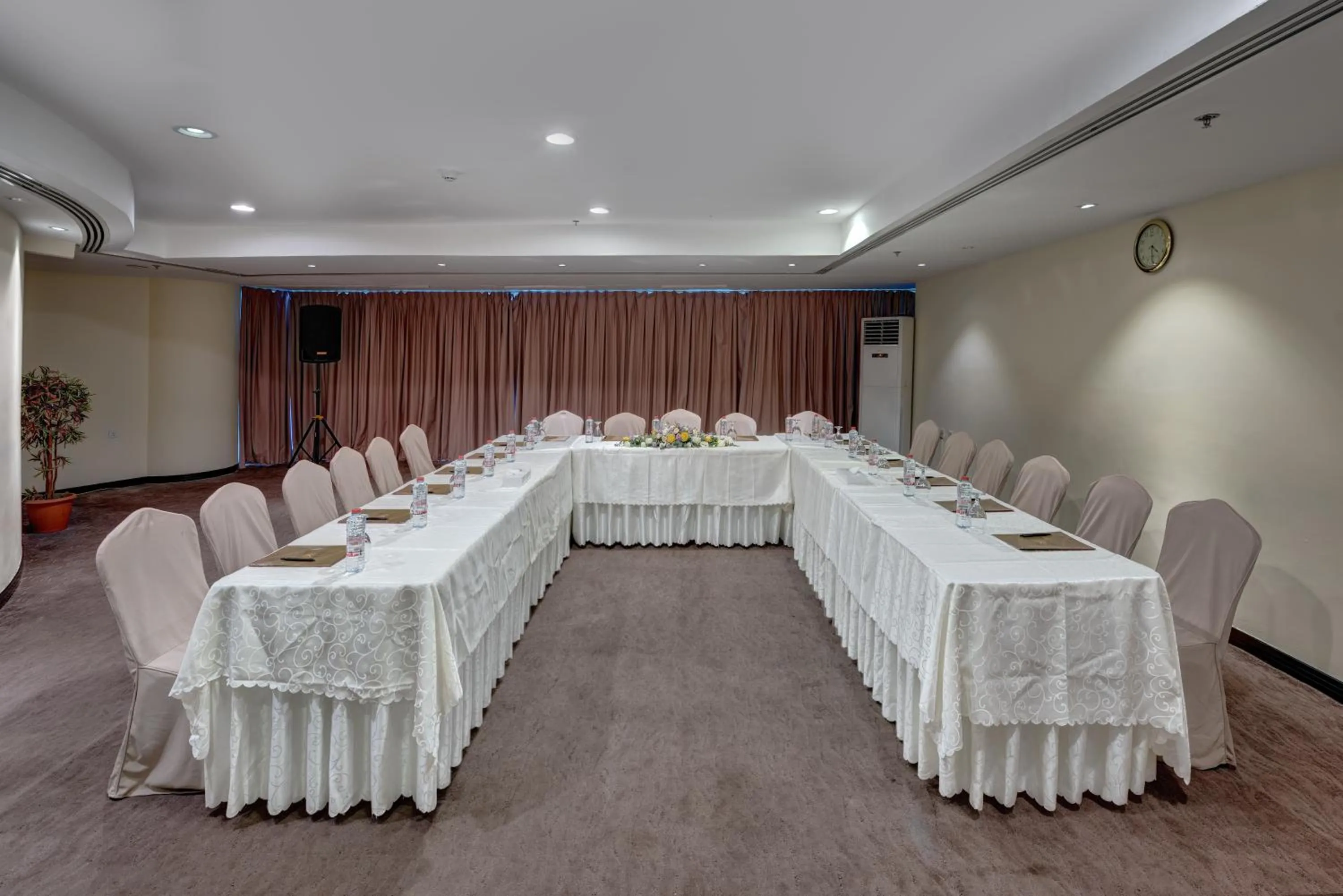 Business facilities in Aryana Hotel
