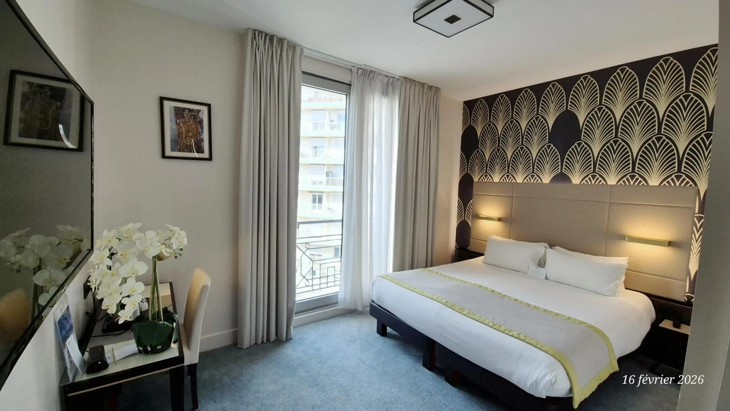 Bedroom, Bed in Best Western Hôtel Journel Antibes Juan-les-Pins Bedroom, Bed in Best Western Hôtel Journel Antibes Juan-les-Pins