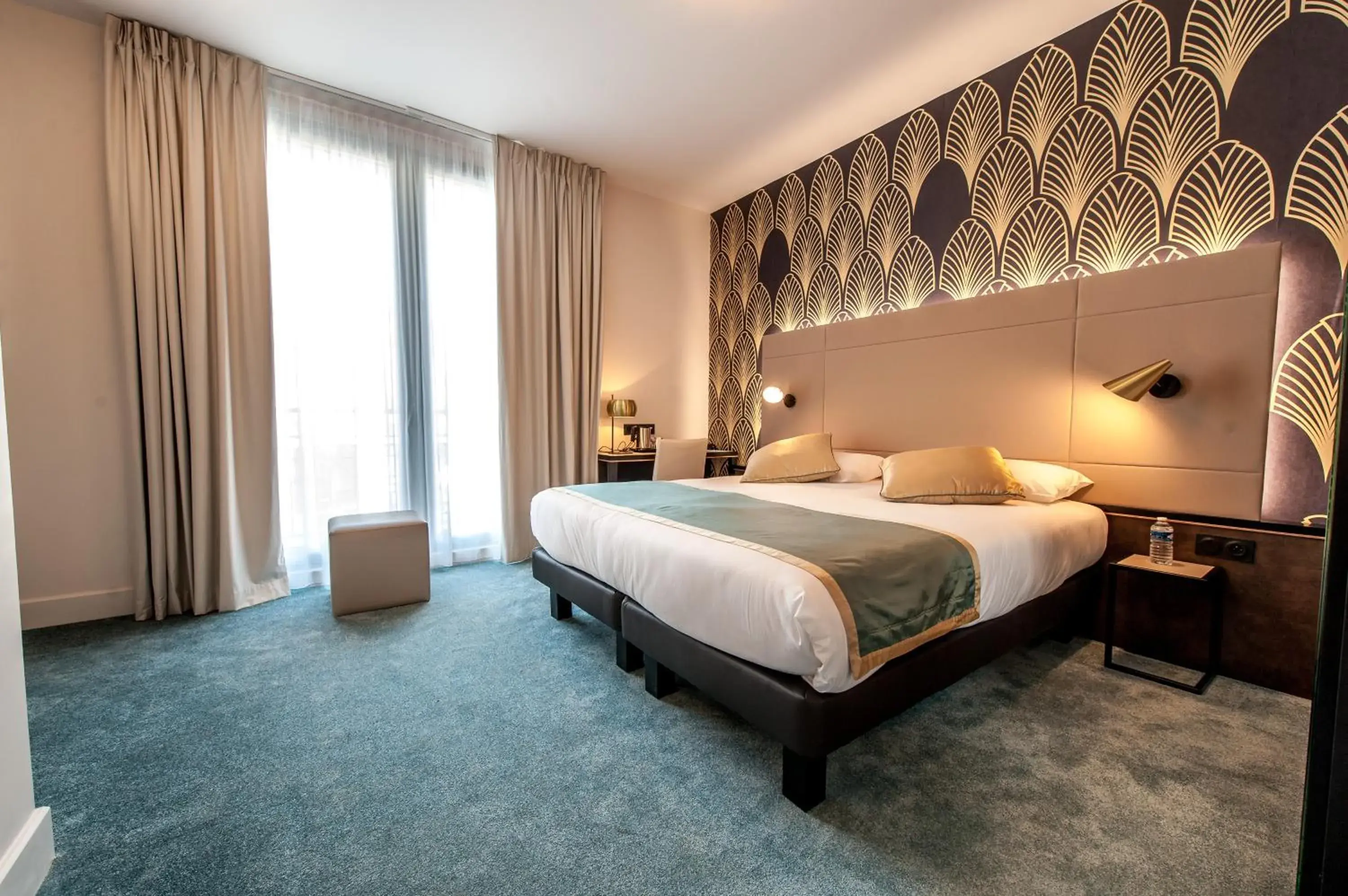 Bed in Best Western Hôtel Journel Antibes Juan-les-Pins Bed in Best Western Hôtel Journel Antibes Juan-les-Pins