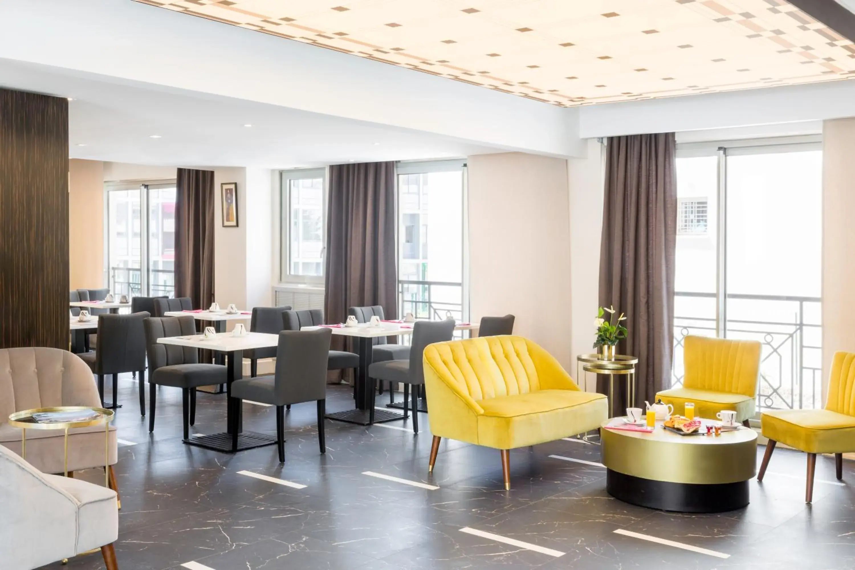 Breakfast in Best Western Hôtel Journel Antibes Juan-les-Pins Breakfast in Best Western Hôtel Journel Antibes Juan-les-Pins