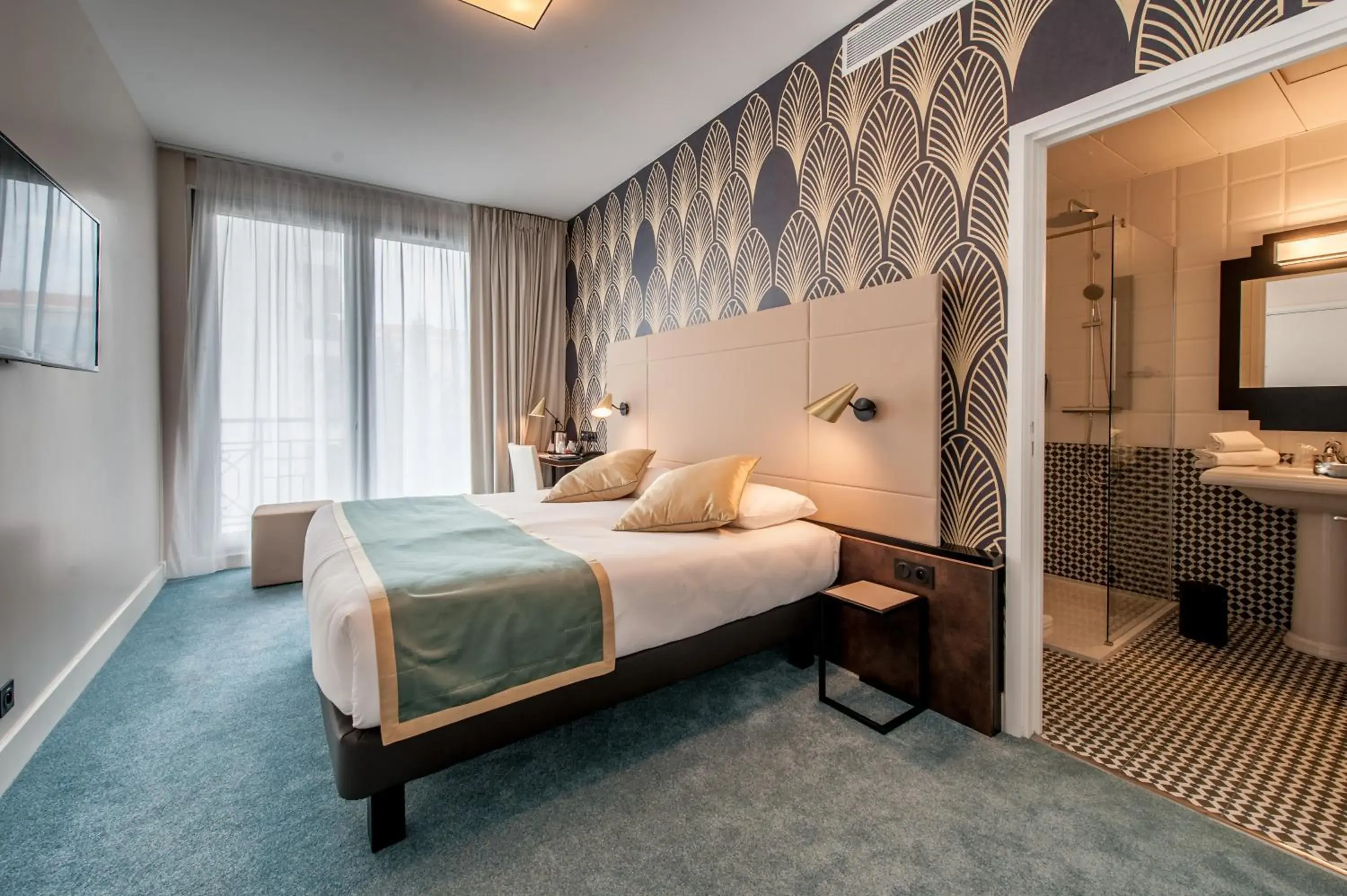 Bed in Best Western Hôtel Journel Antibes Juan-les-Pins Bed in Best Western Hôtel Journel Antibes Juan-les-Pins