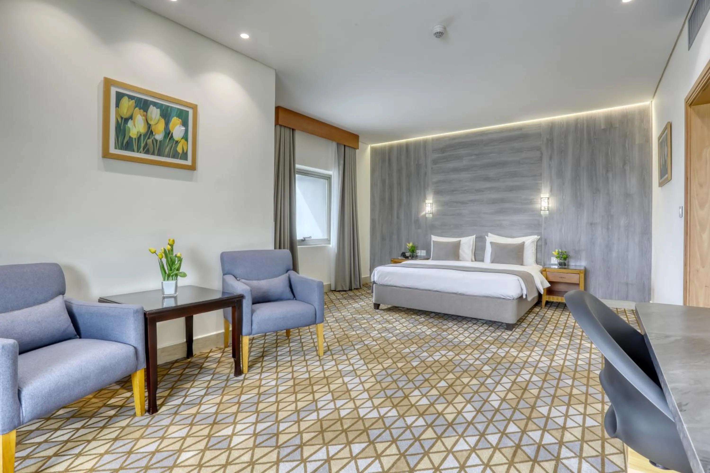 Bedroom, Bed in Geneva Hotel