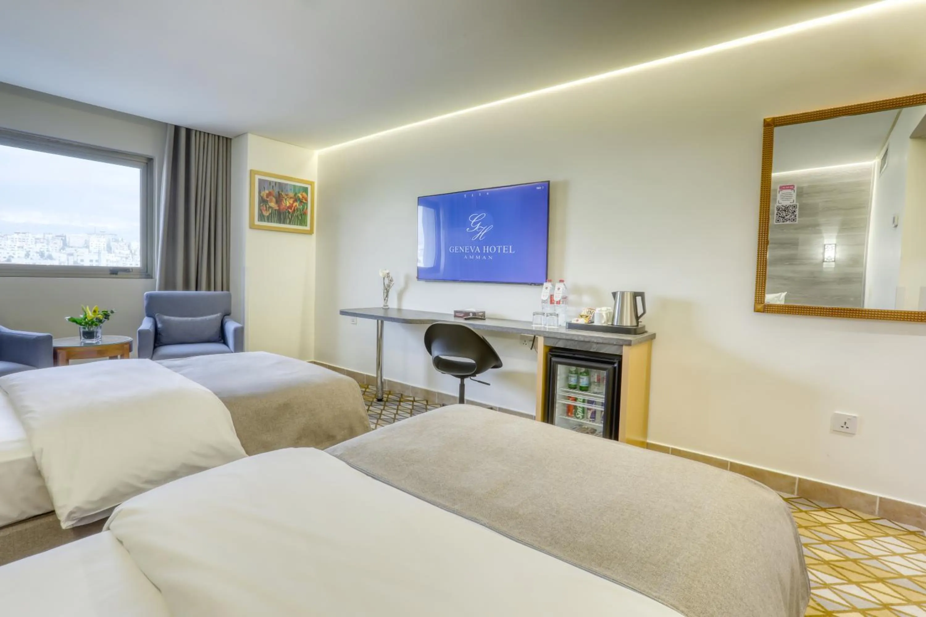 Bedroom, Bed in Geneva Hotel