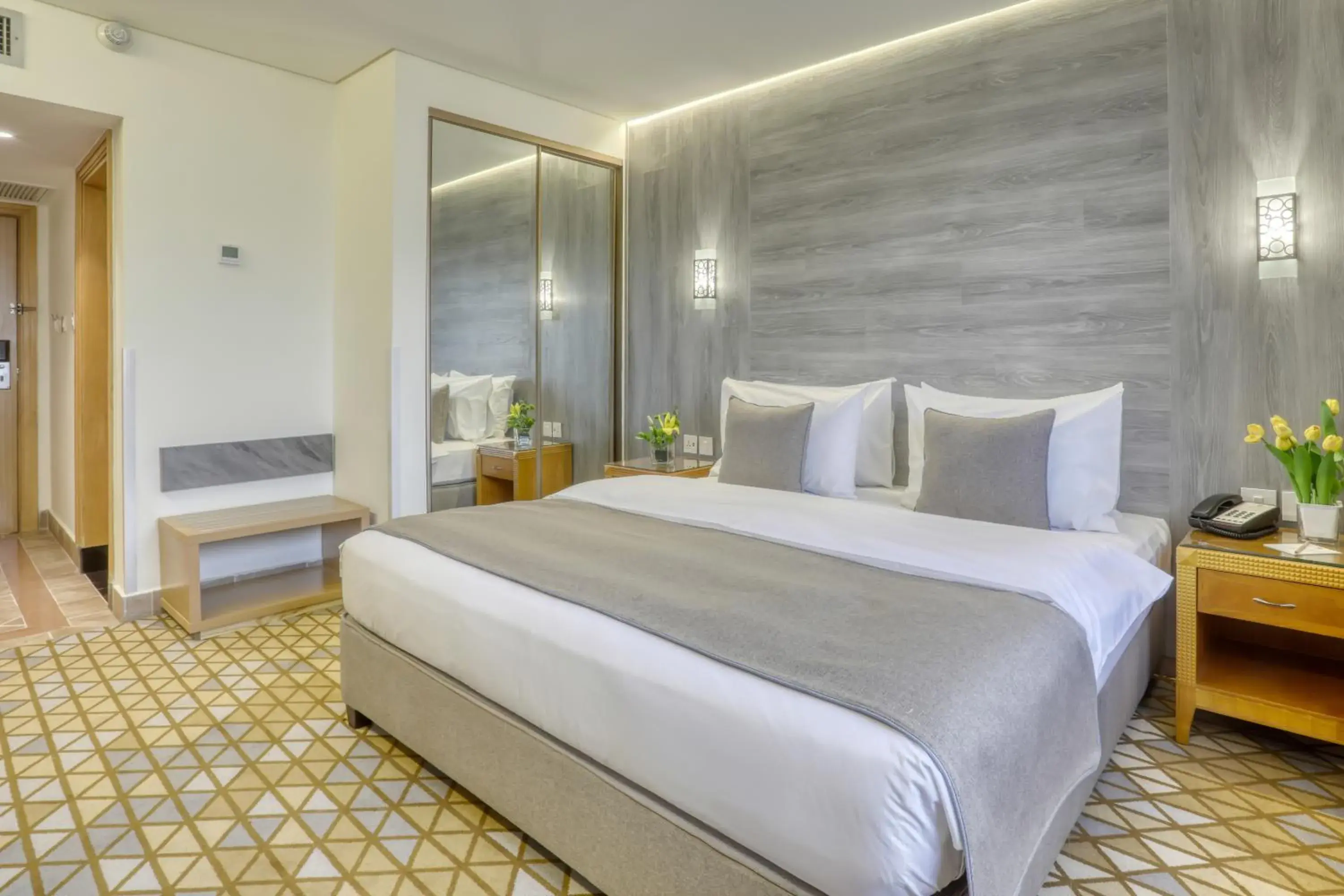 Bedroom, Bed in Geneva Hotel Bedroom, Bed in Geneva Hotel