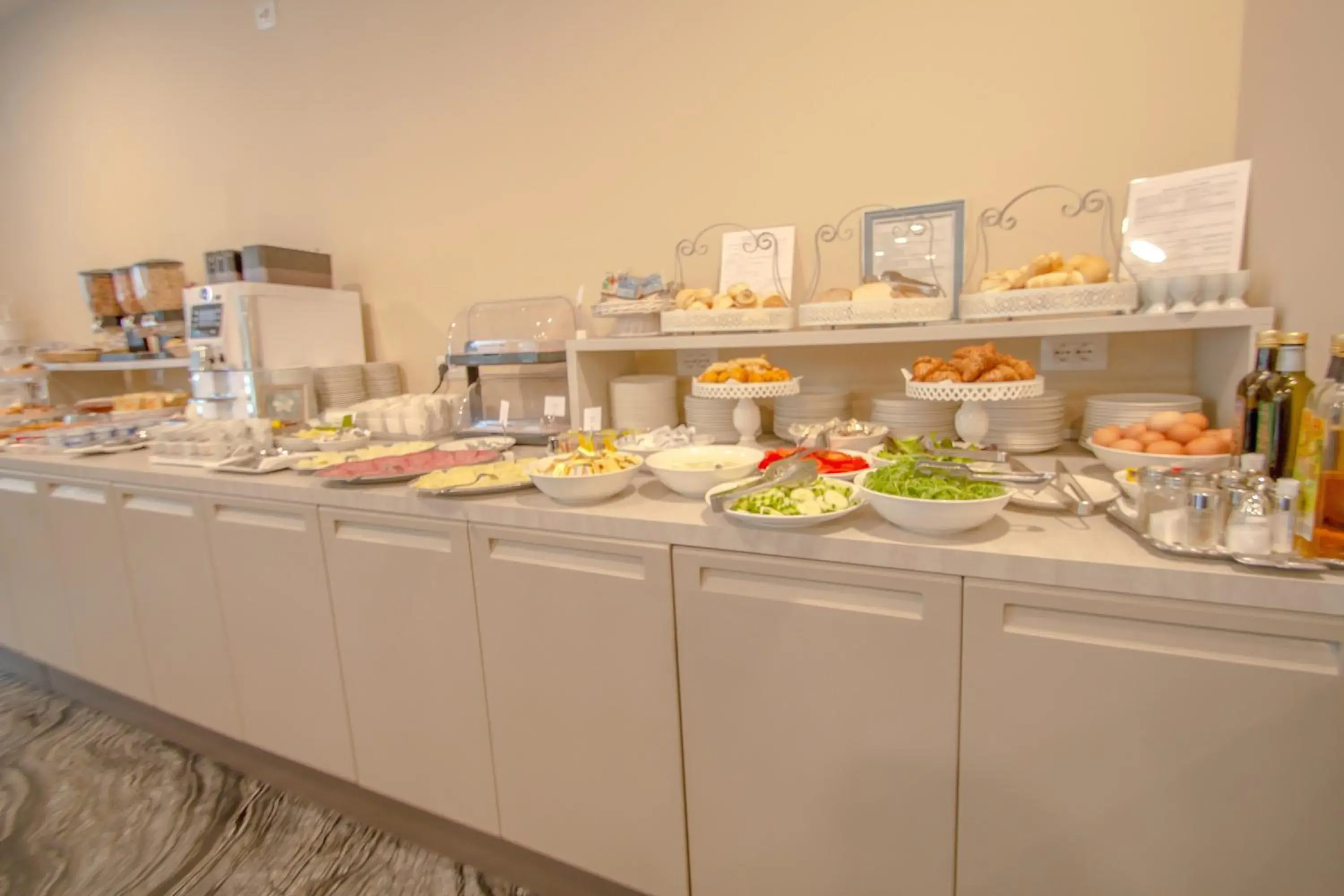 Food and drinks in Ark Hotel Food and drinks in Ark Hotel