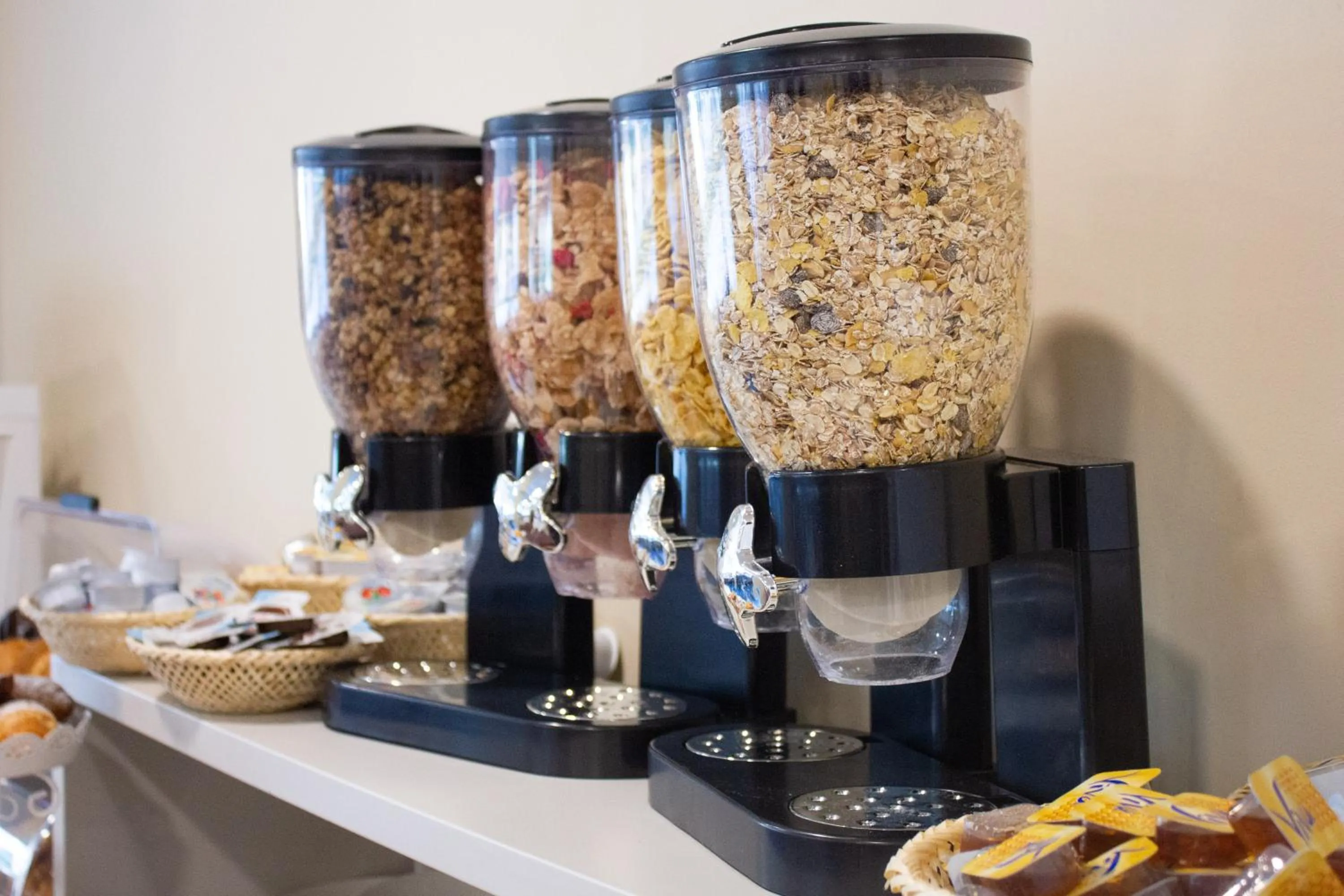 Coffee/tea facilities in Ark Hotel