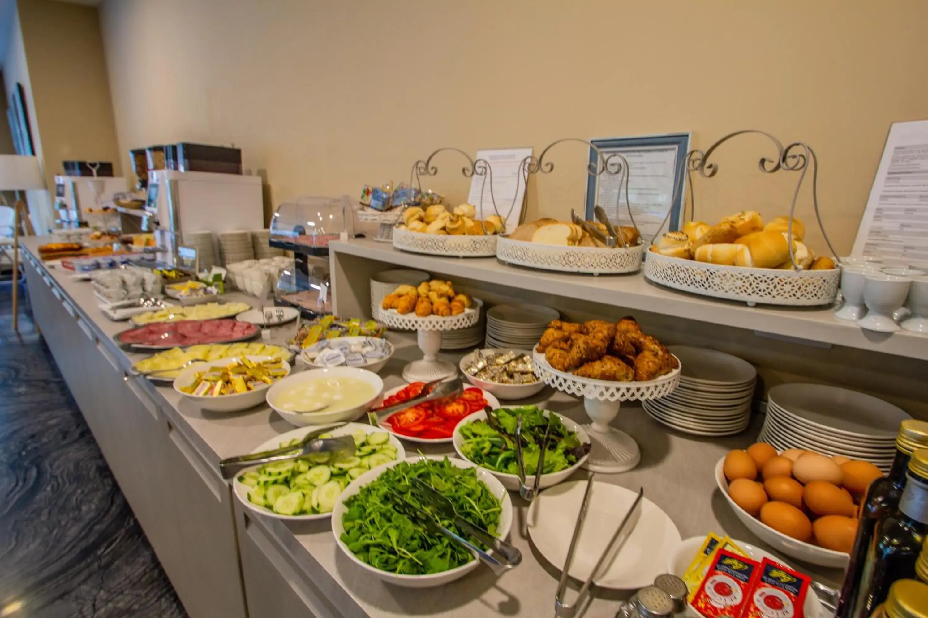 Food and drinks in Ark Hotel Food and drinks in Ark Hotel