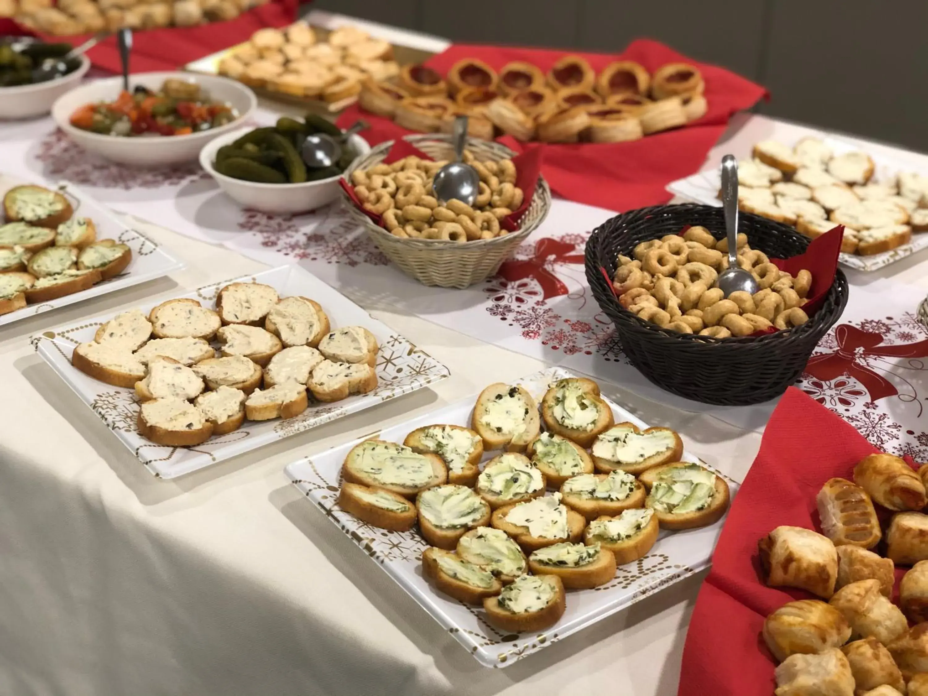 Food and drinks in Ark Hotel Food and drinks in Ark Hotel